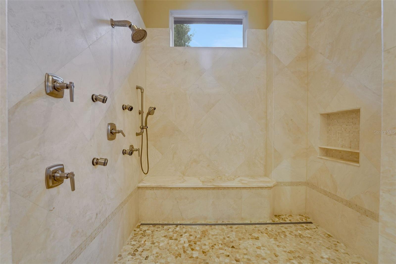 ALAQUA LAKES - Residential