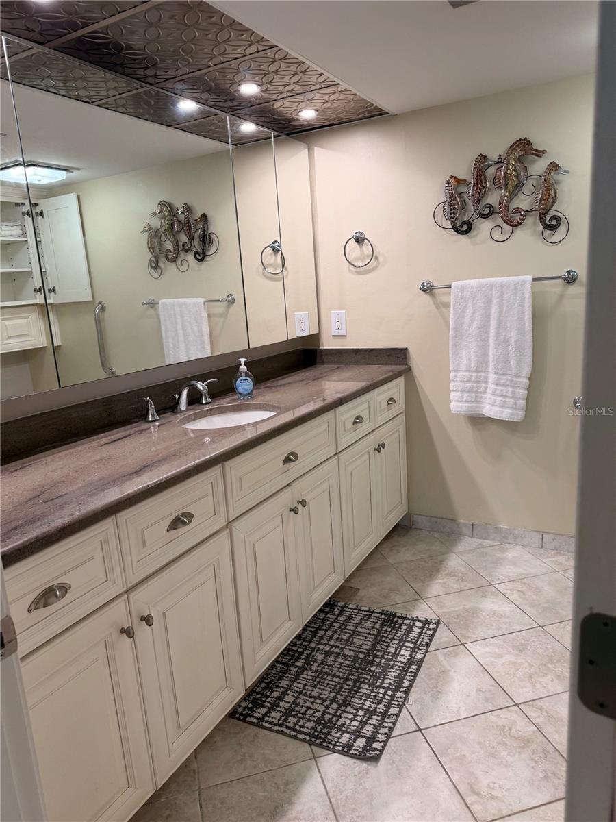 SAND KEY CONDO-SOUTH BEACH - Residential Lease