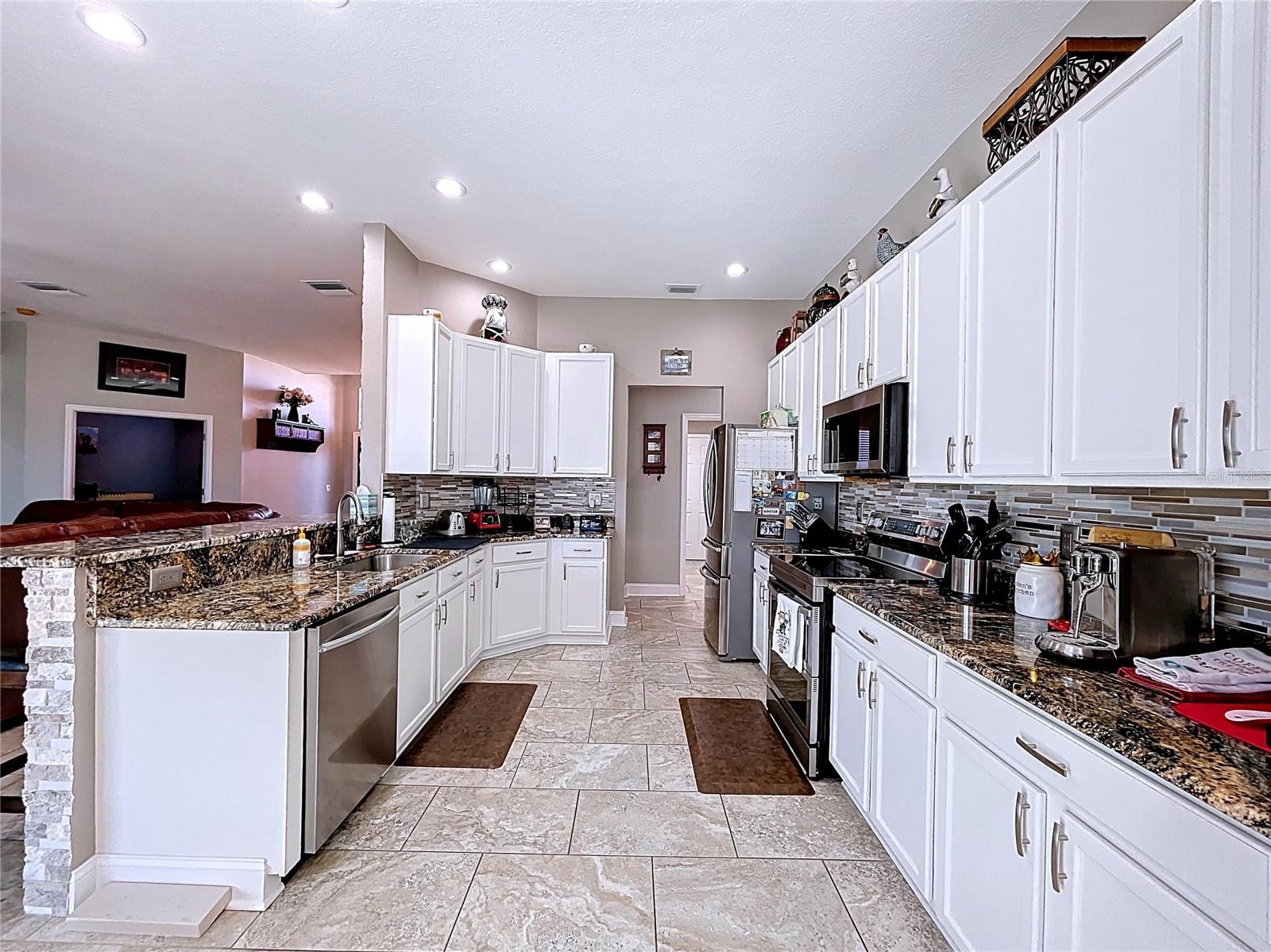 VALENCIA GARDENS PH 01 - Residential