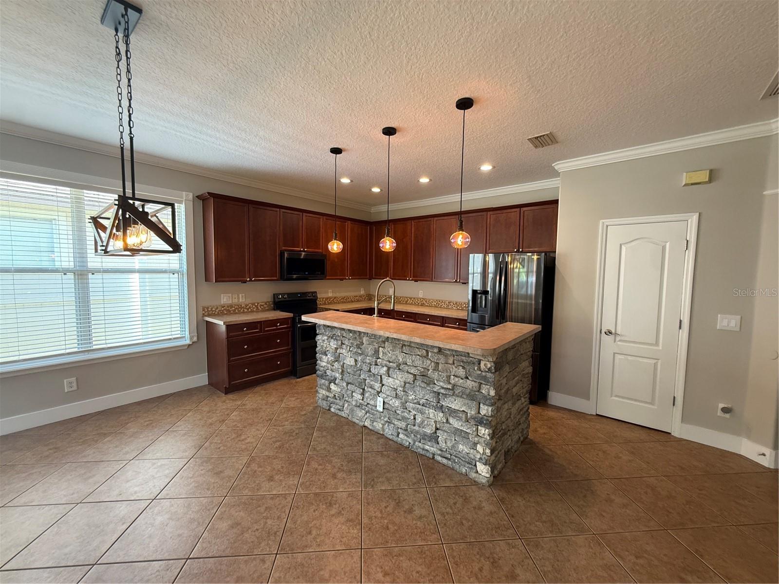 LAKES/WINDERMERE PH 02A - Residential Lease