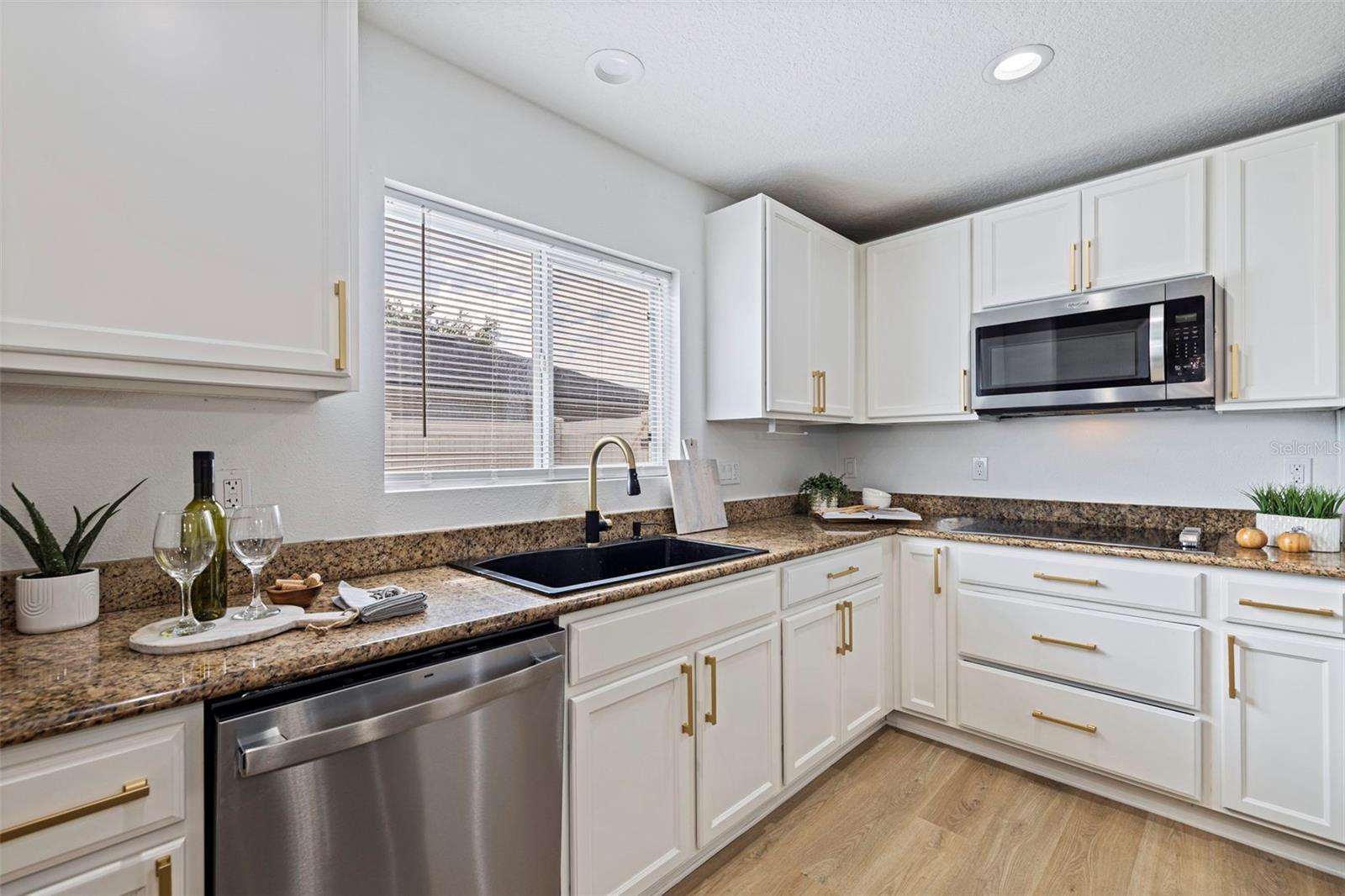 GRACELINE LAKEWOOD SHORES PH III - Residential