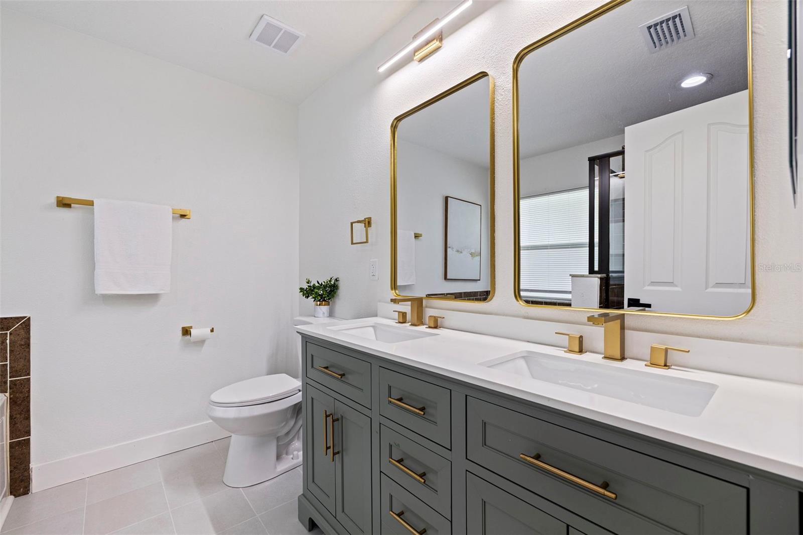 GRACELINE LAKEWOOD SHORES PH III - Residential