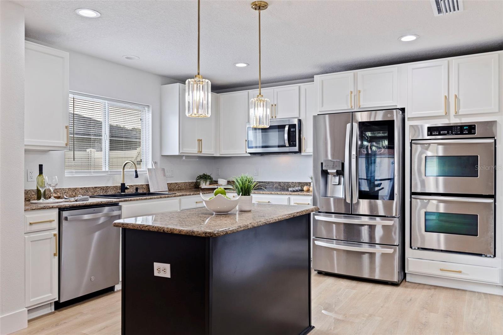 GRACELINE LAKEWOOD SHORES PH III - Residential