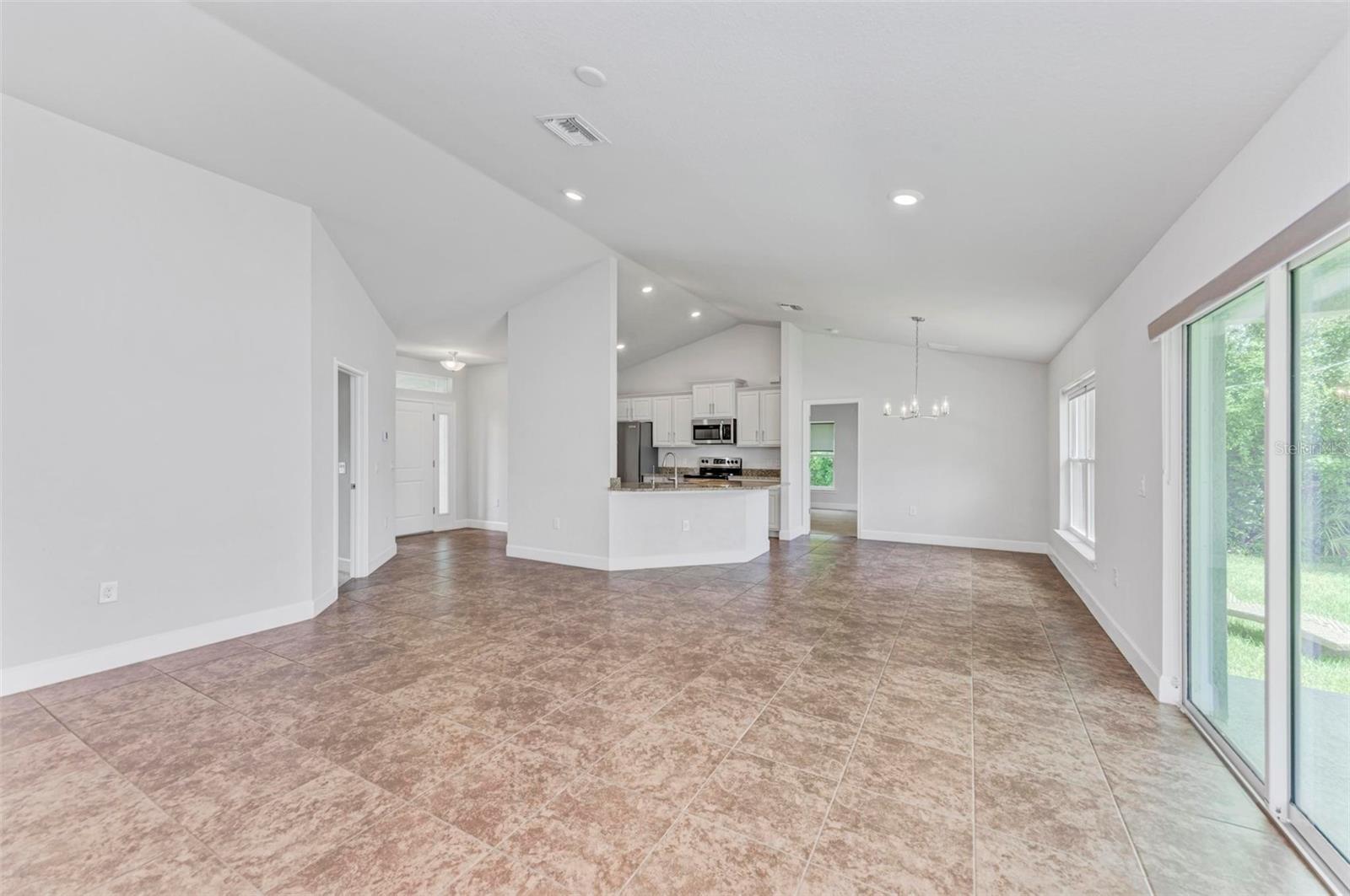 SOUTH VENICE - Residential