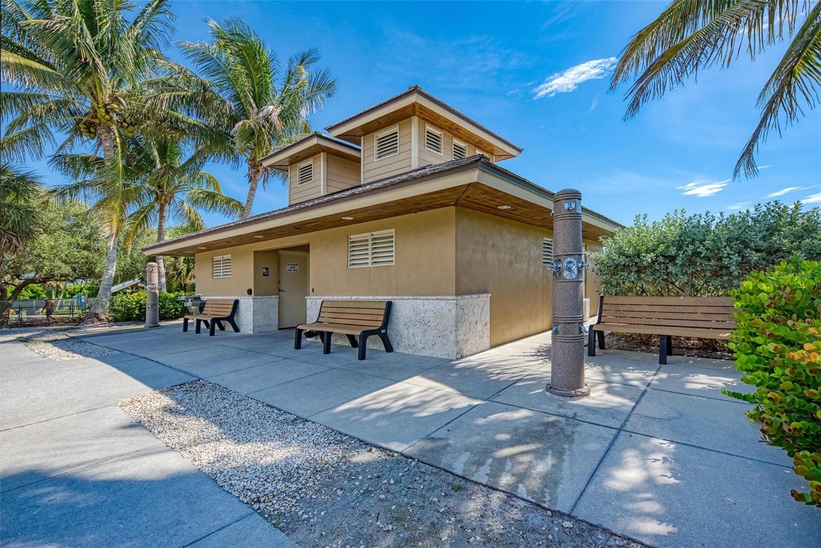SOUTH VENICE - Residential