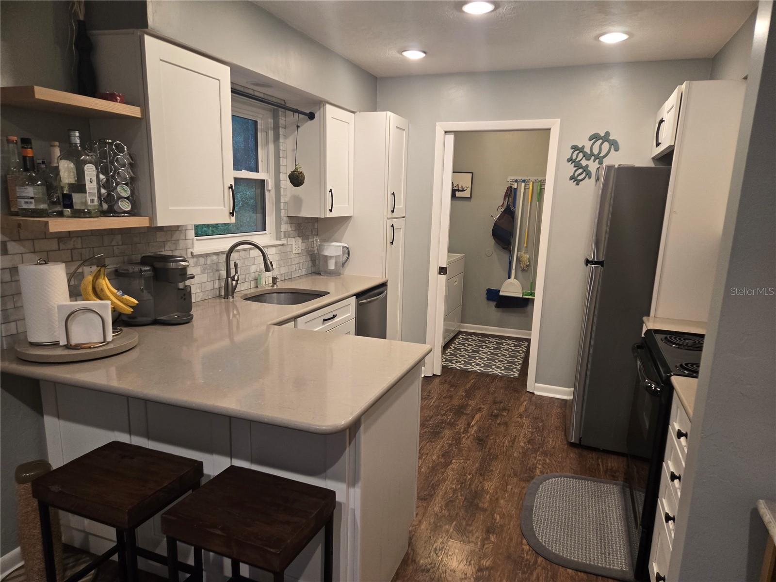 WESTCHESTER MANOR - Residential Lease