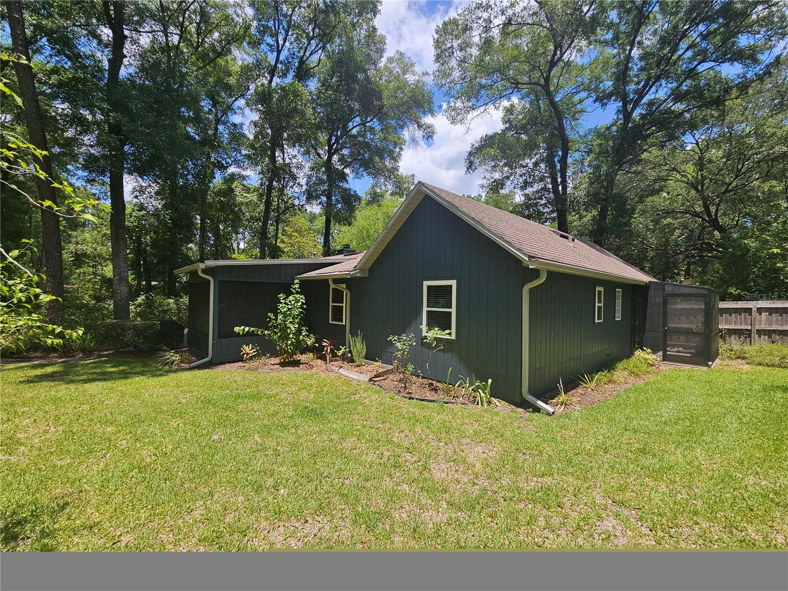 WESTCHESTER MANOR - Residential Lease