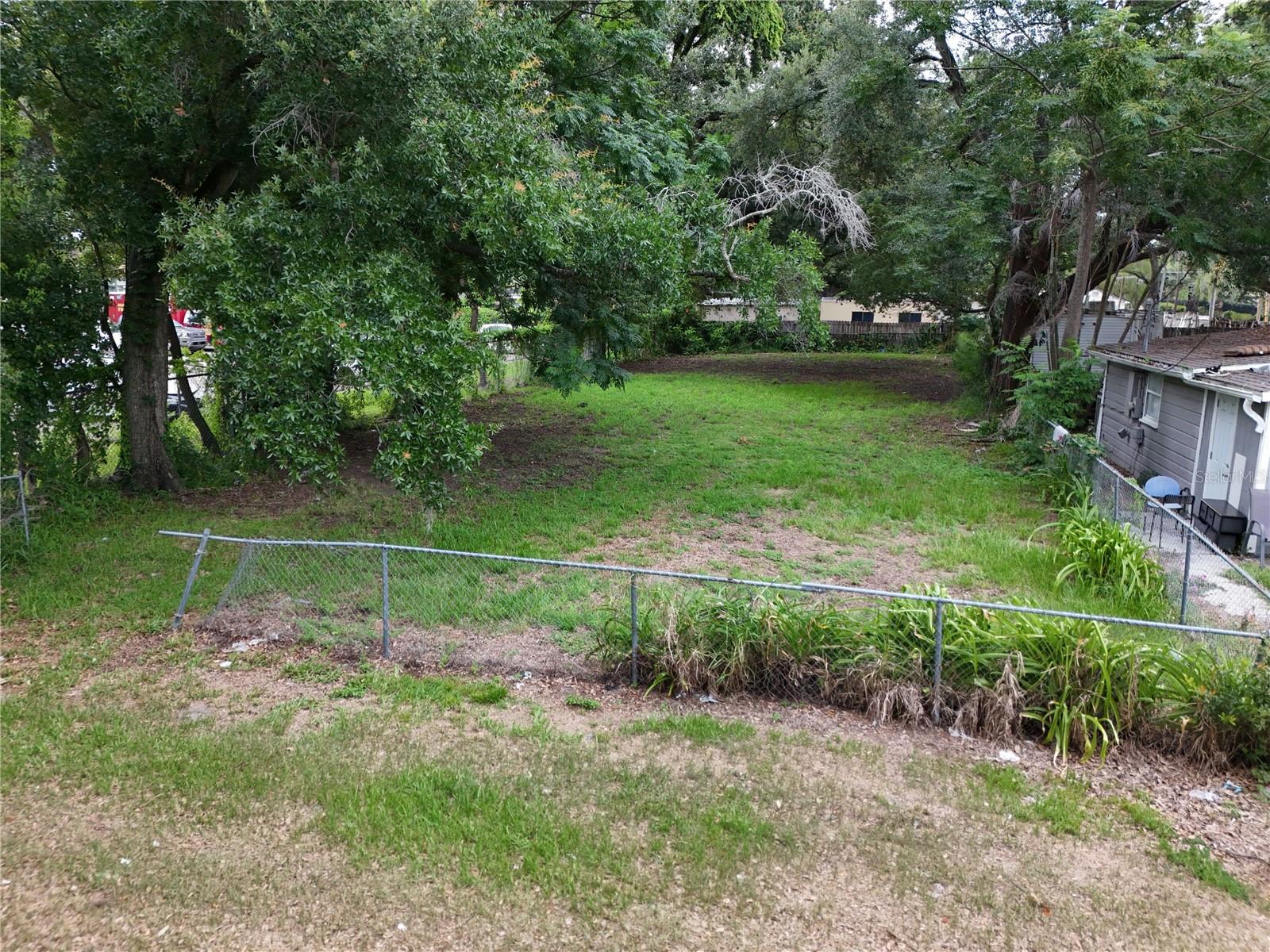 ANGEBILT ADD - Land