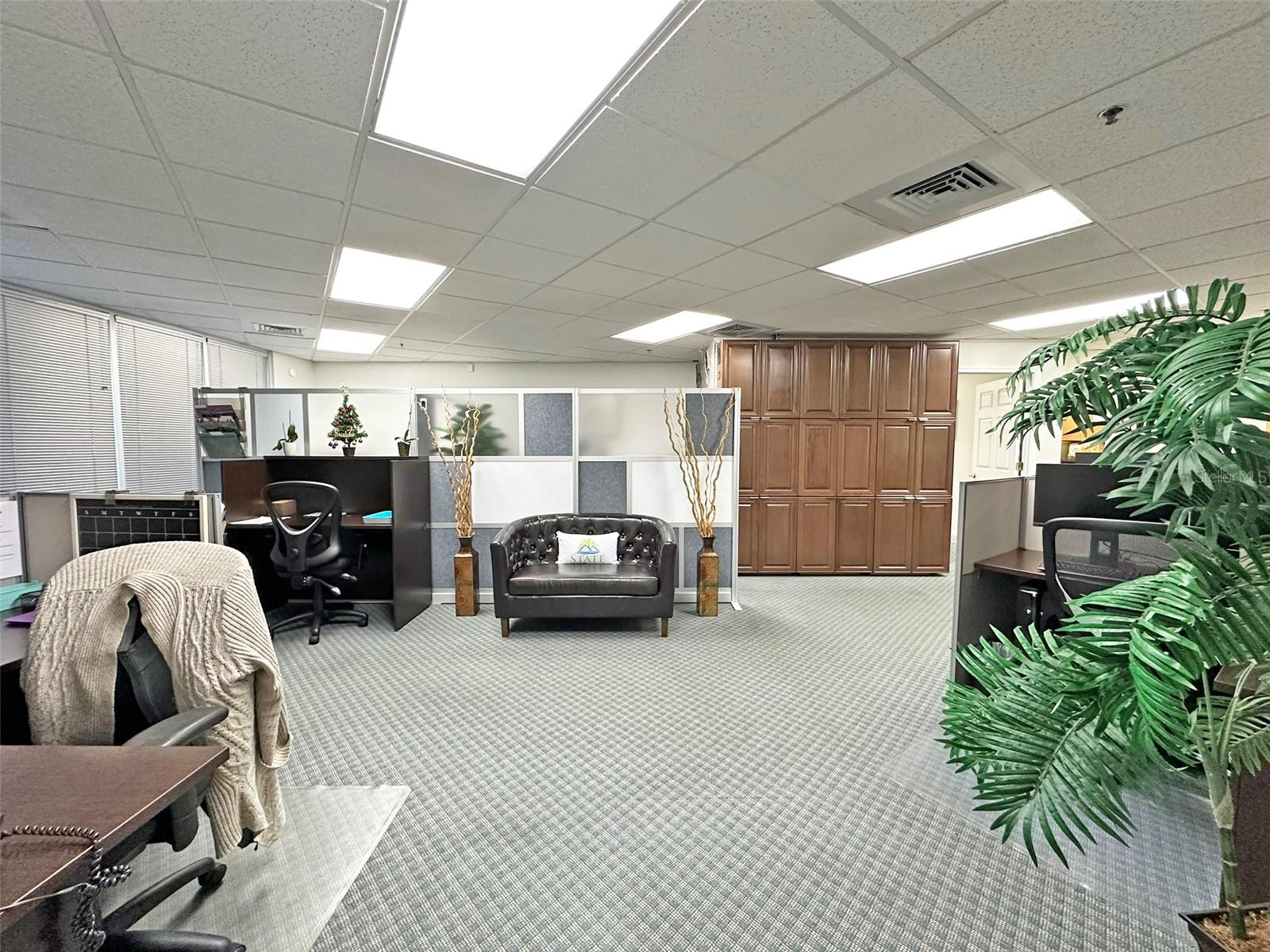 OFFICES/SOUTH STAR - Commercial Sale