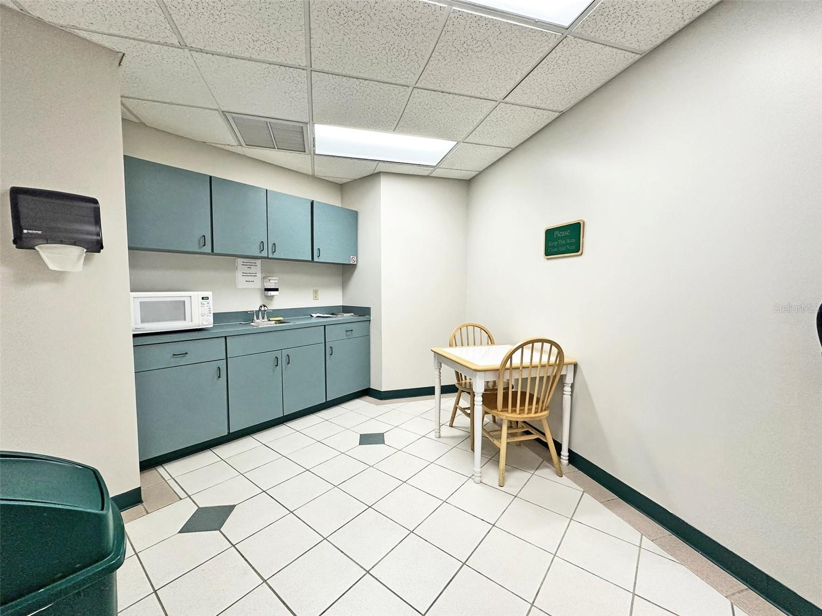 OFFICES/SOUTH STAR - Commercial Sale