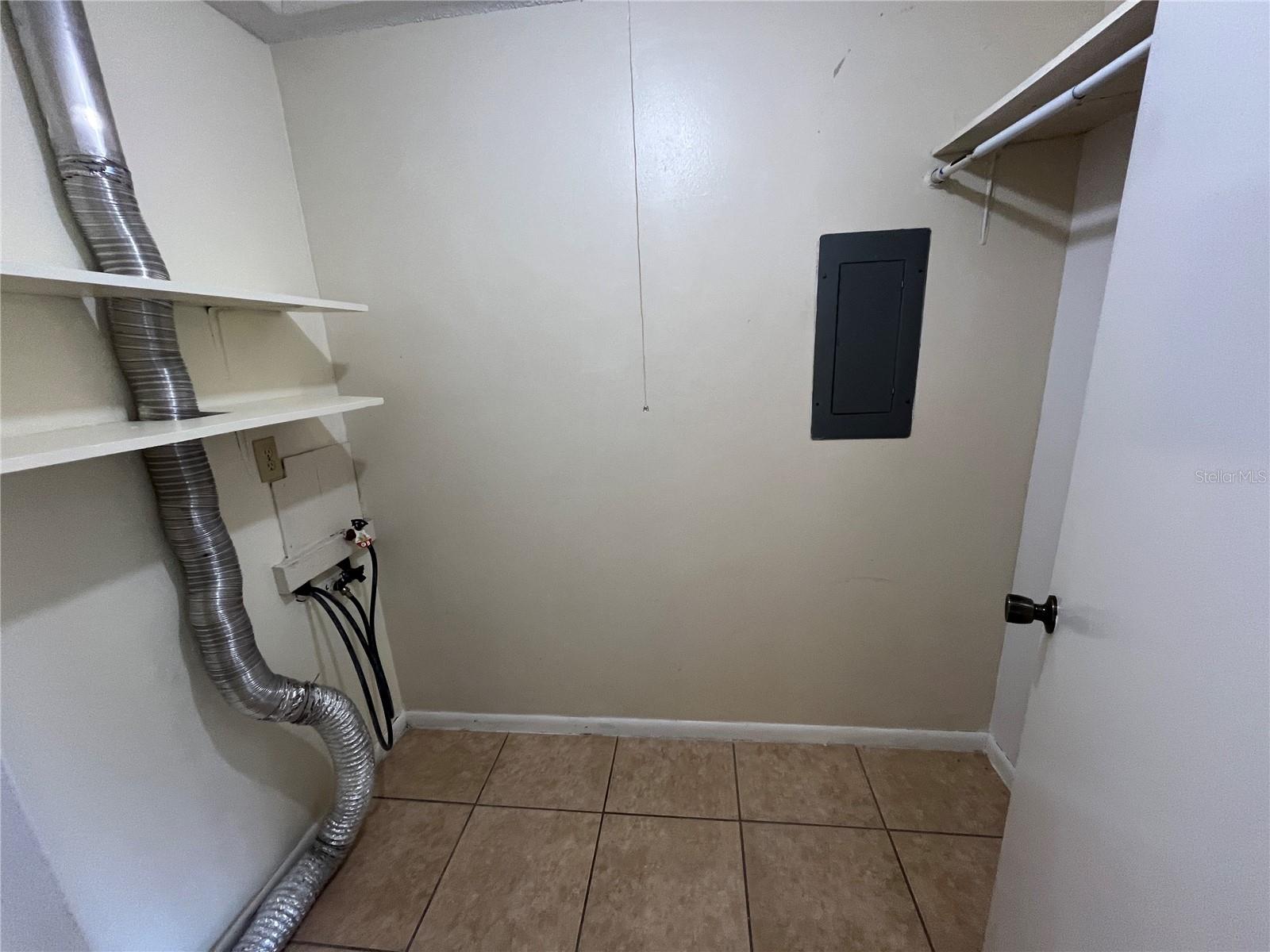 LAKE WALES - Residential Lease