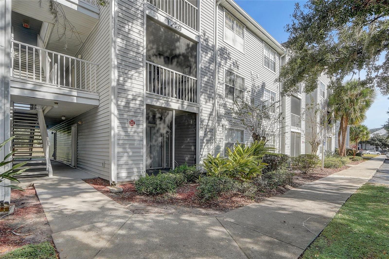 GABLES AT LAKESIDE THE CONDO - Residential Lease