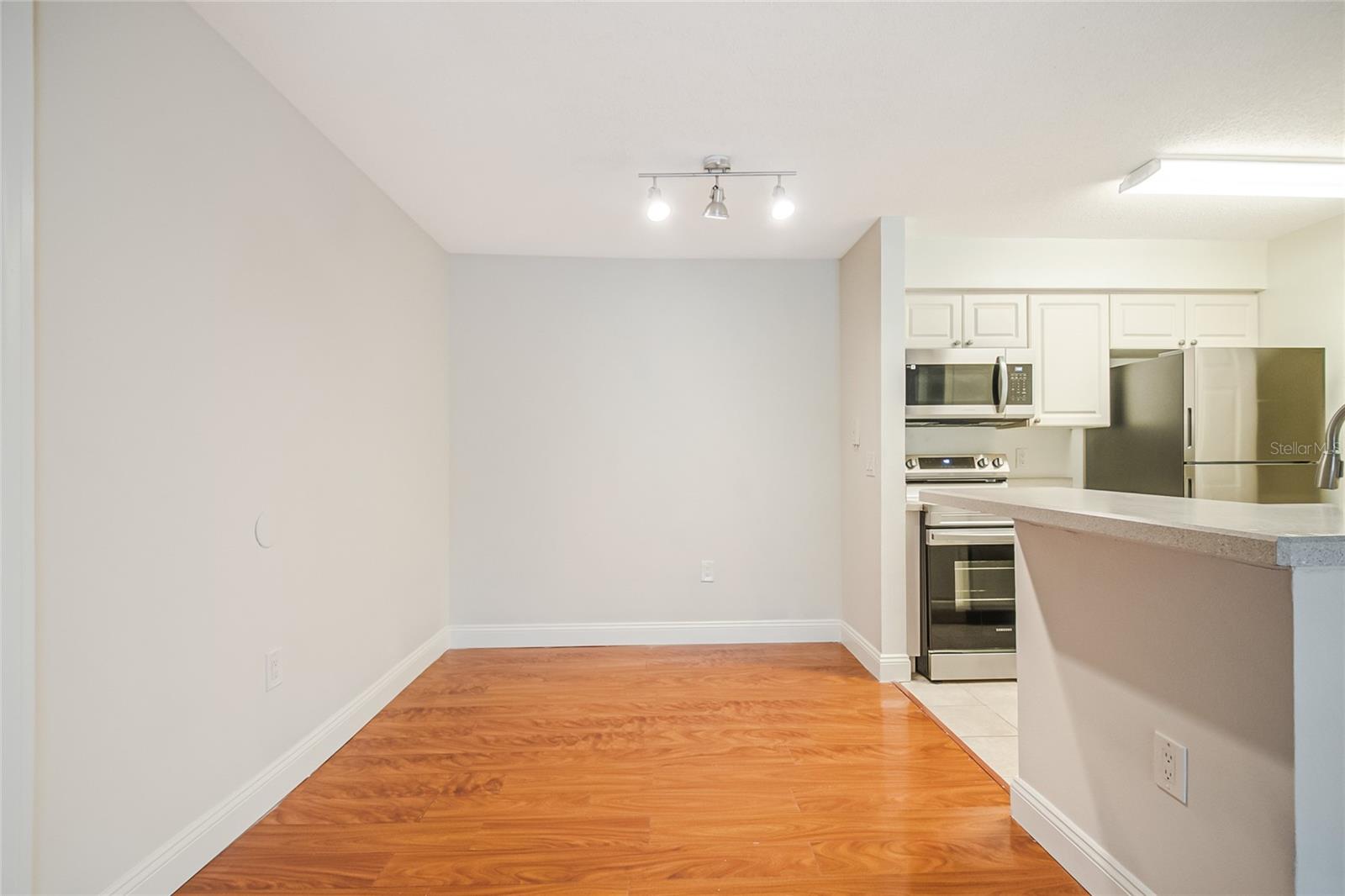 GABLES AT LAKESIDE THE CONDO - Residential Lease