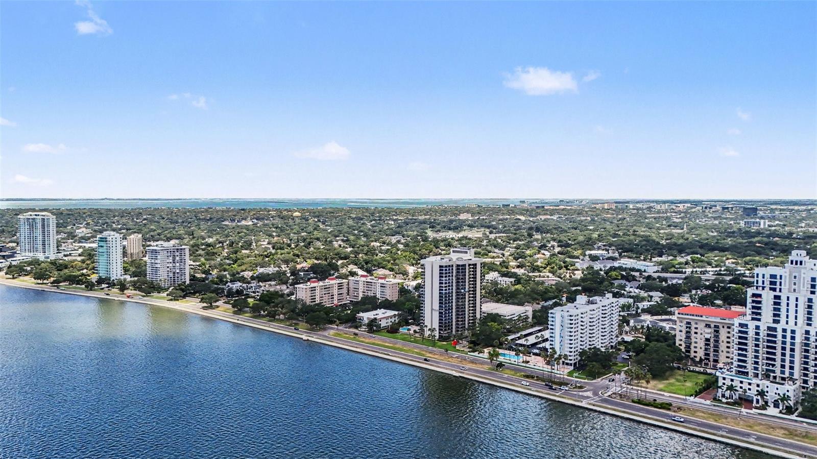 BAYSHORE ROYAL CONDOMINIUM - Residential