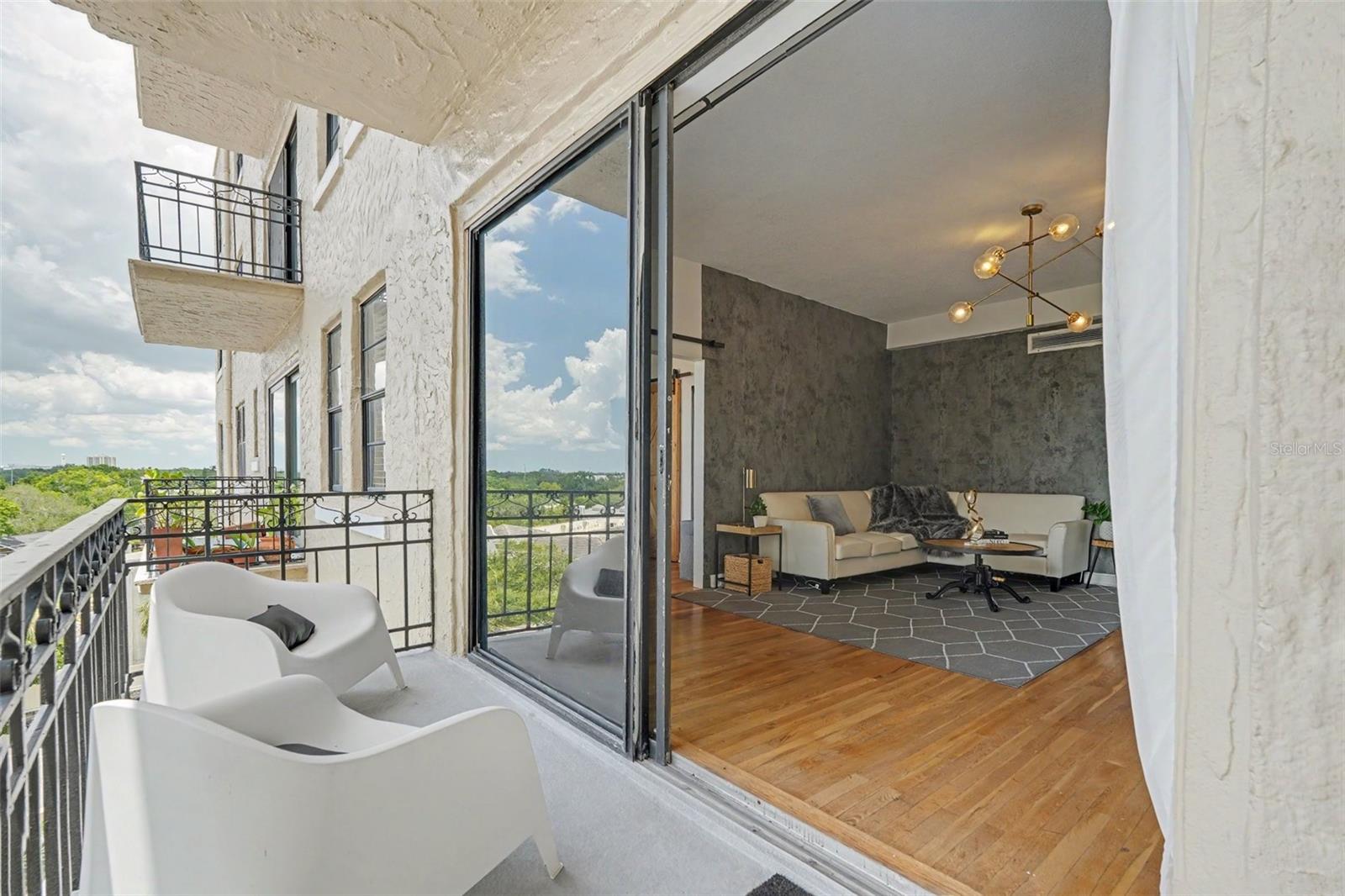 BAYSHORE ROYAL CONDOMINIUM - Residential