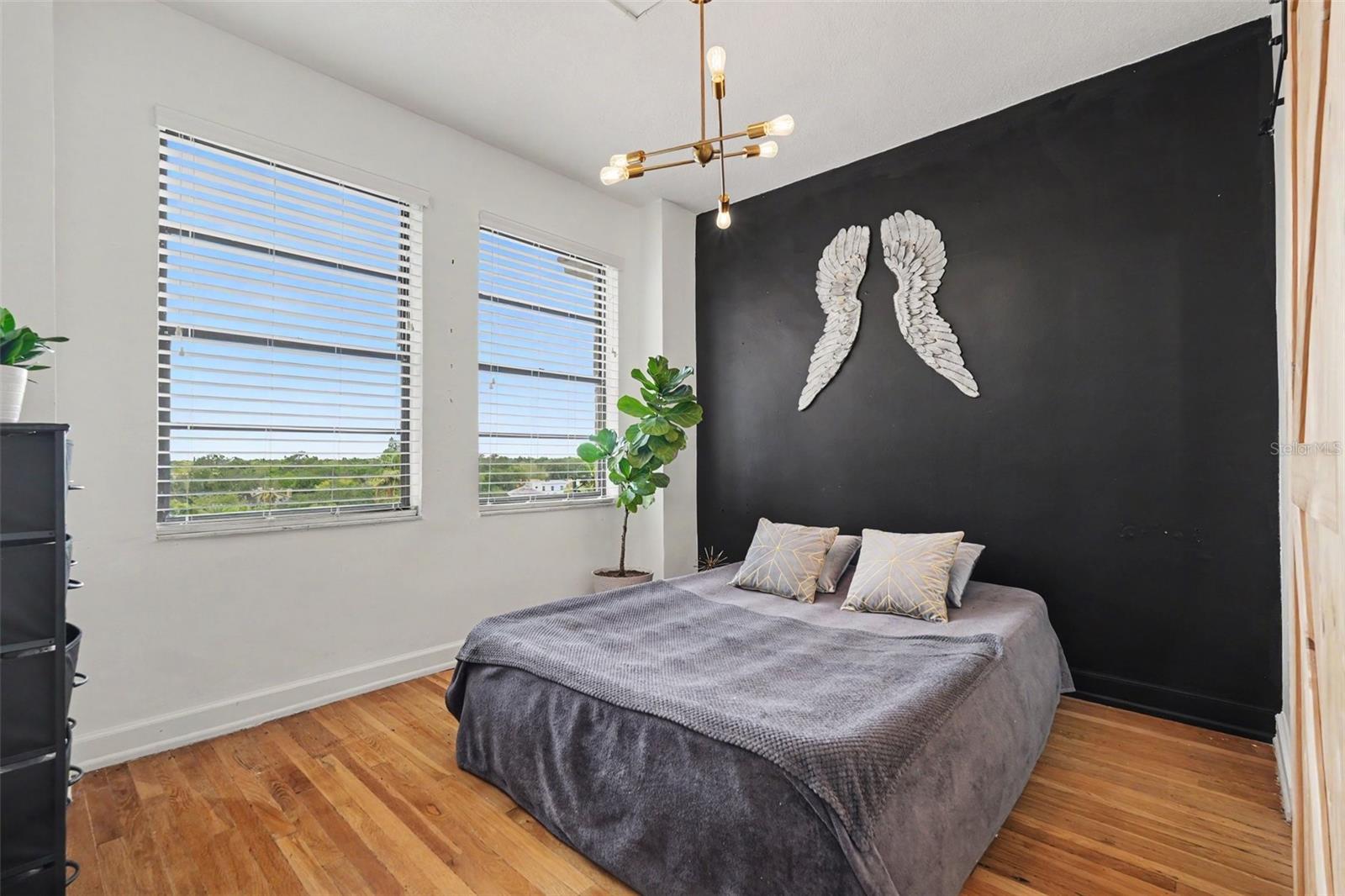 BAYSHORE ROYAL CONDOMINIUM - Residential