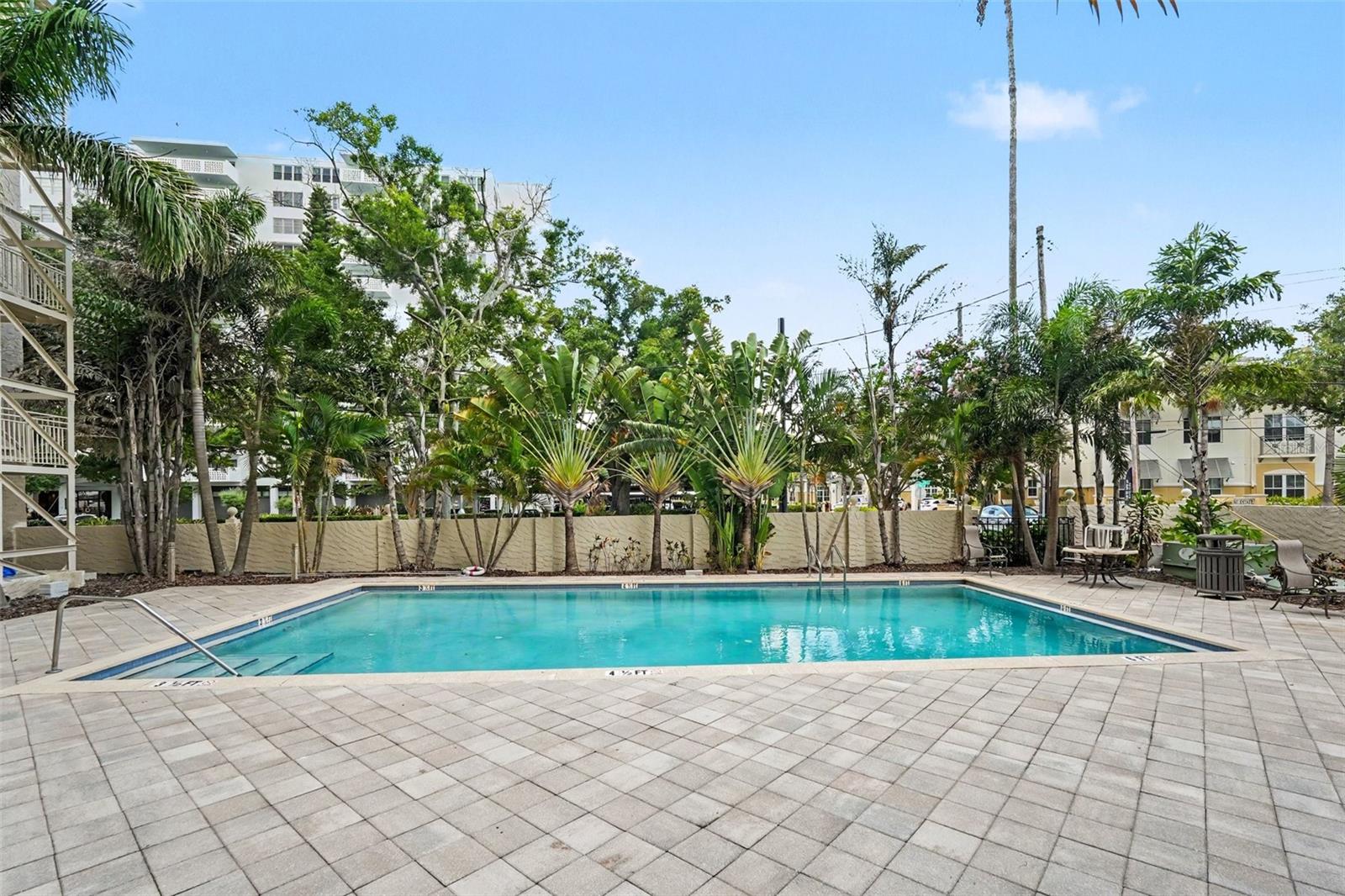 BAYSHORE ROYAL CONDOMINIUM - Residential