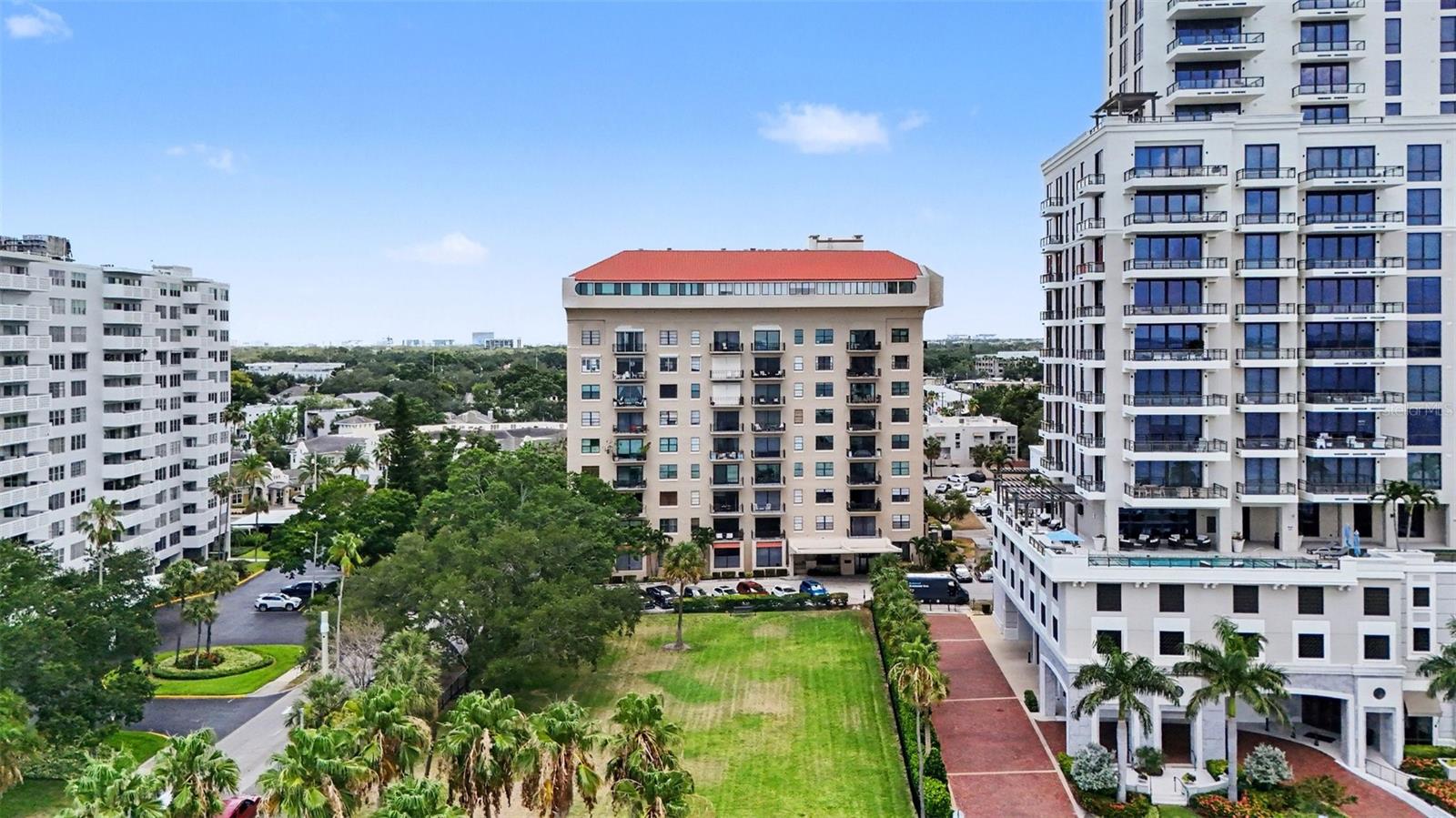 BAYSHORE ROYAL CONDOMINIUM - Residential