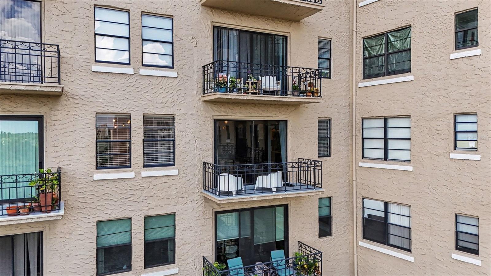 BAYSHORE ROYAL CONDOMINIUM - Residential