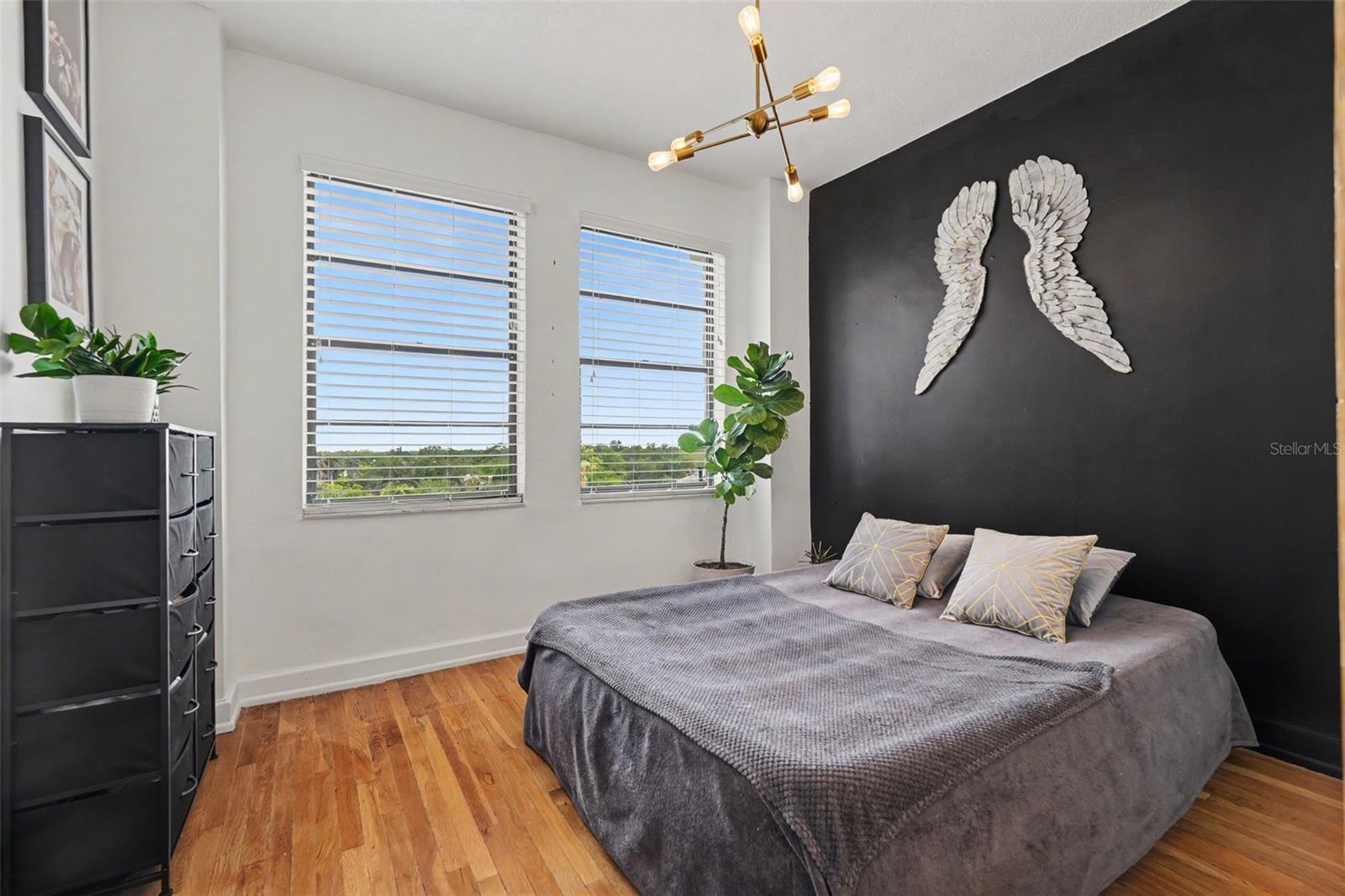 BAYSHORE ROYAL CONDOMINIUM - Residential