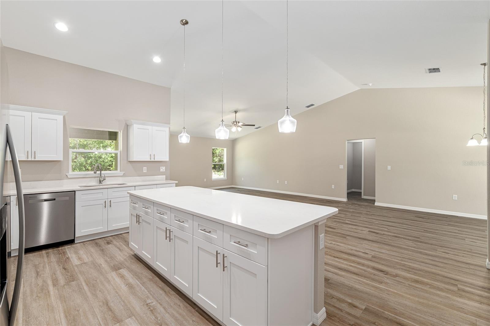 ROLLING HILLS UN 01 - Residential