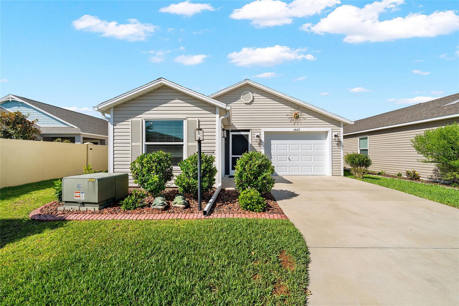VILLAGES/SOUTHERN OAKS UN #91 - Residential