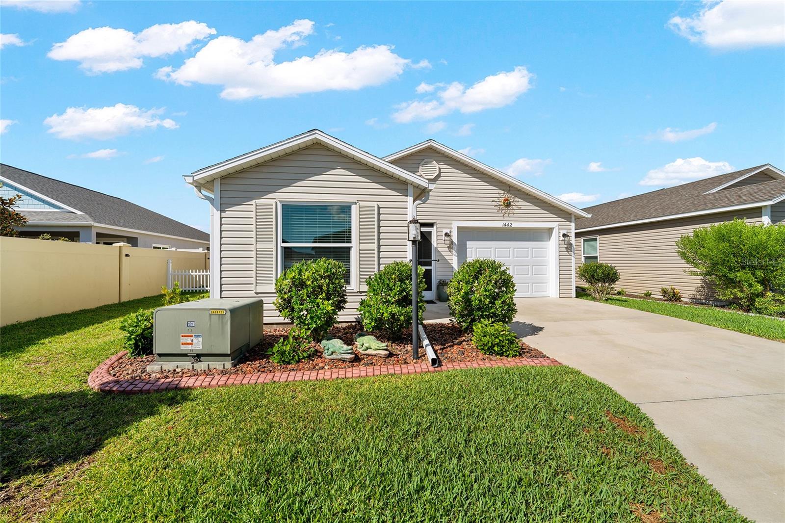VILLAGES/SOUTHERN OAKS UN #91 - Residential