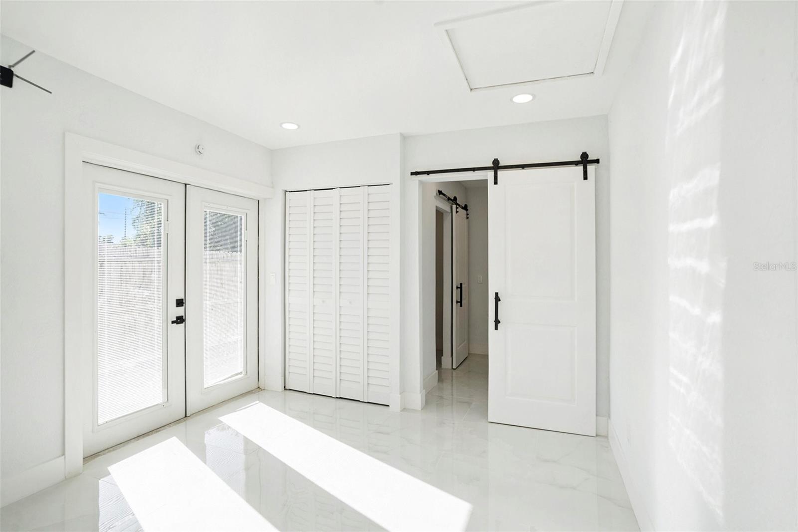 SHOREACRES CENTER - Residential