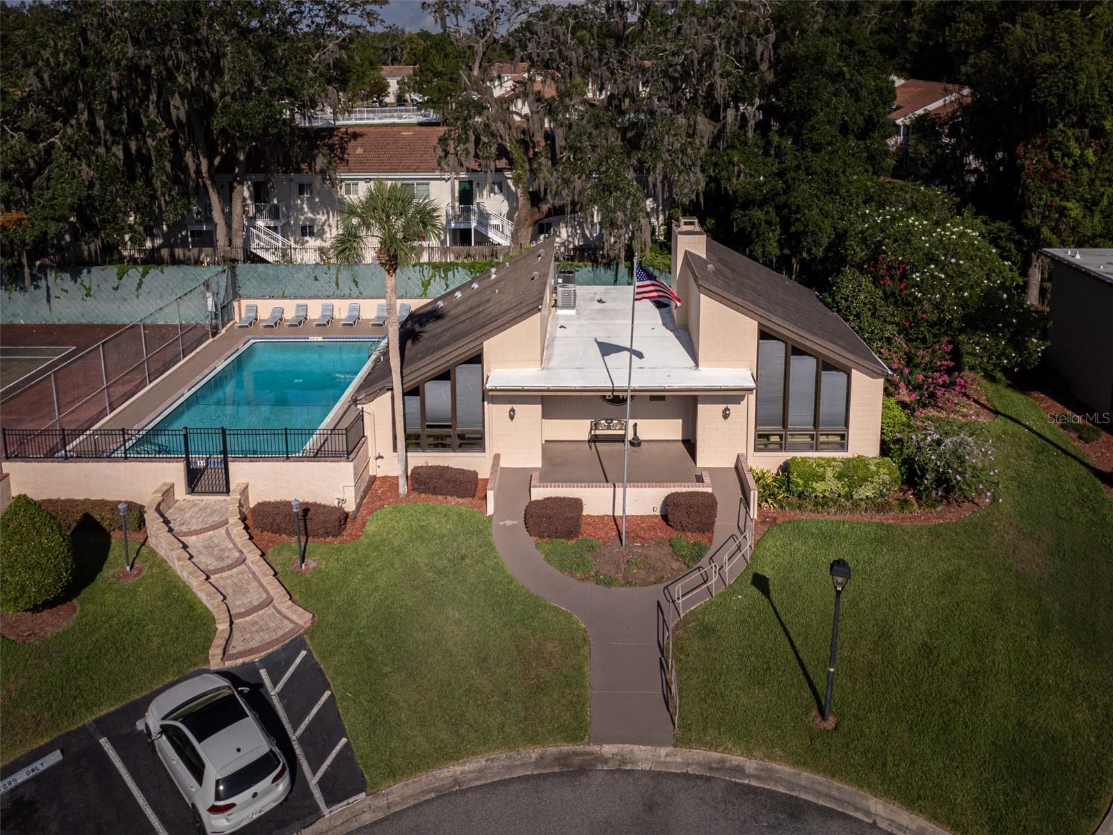 BRETTON WOODS - Residential