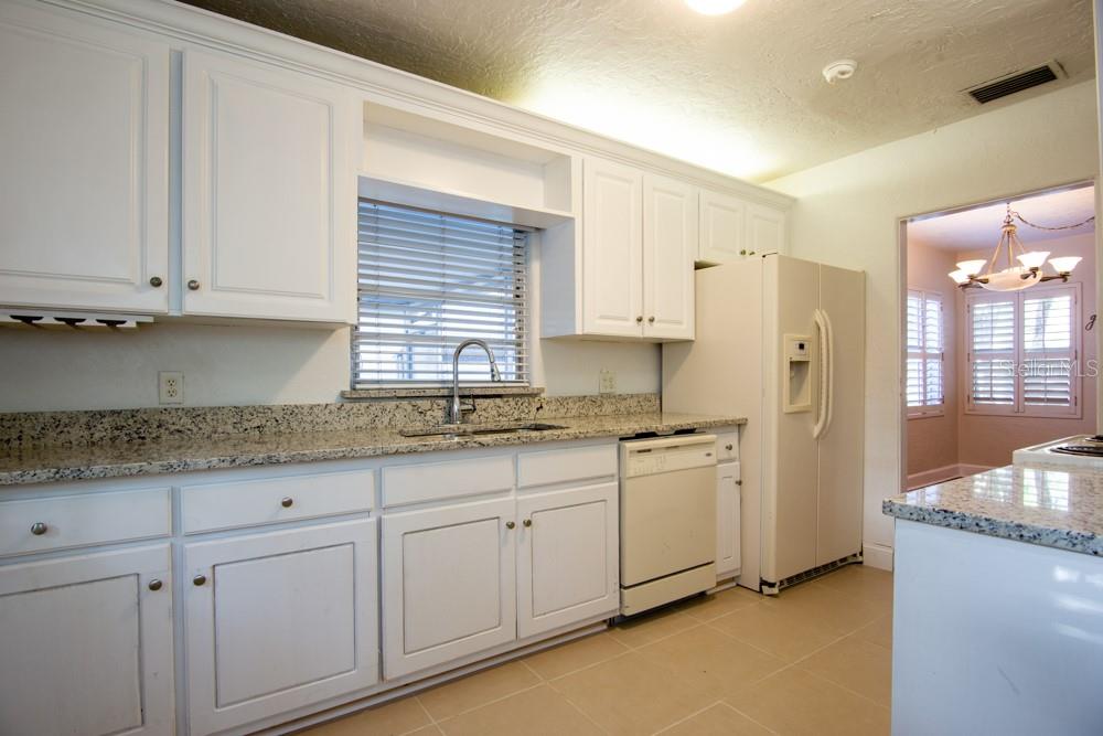 PARADISE PARK - Residential Lease