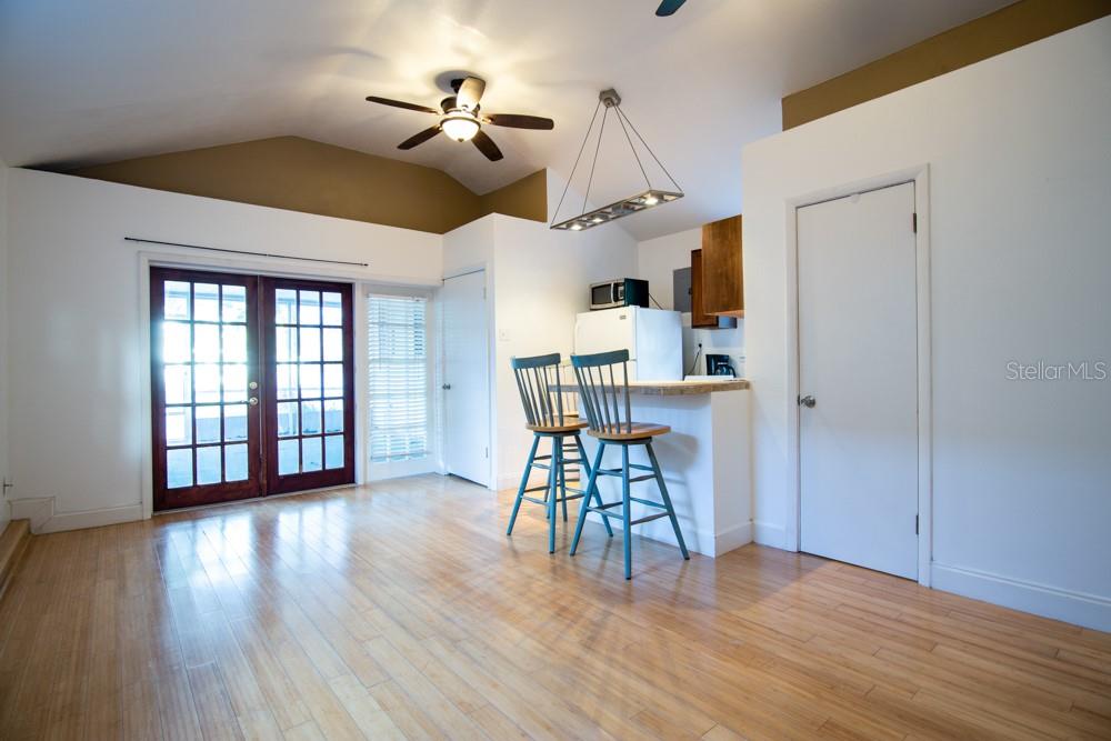PARADISE PARK - Residential Lease