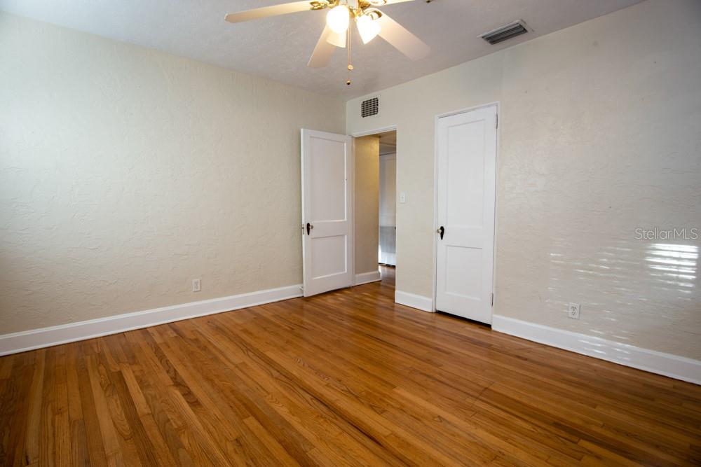 PARADISE PARK - Residential Lease