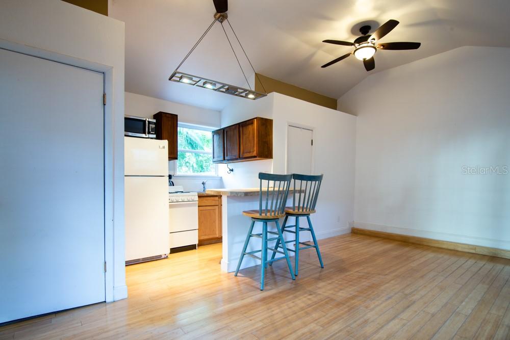PARADISE PARK - Residential Lease