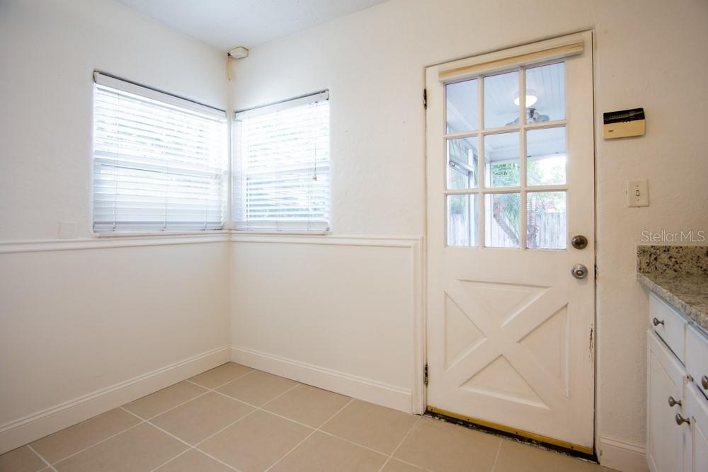 PARADISE PARK - Residential Lease