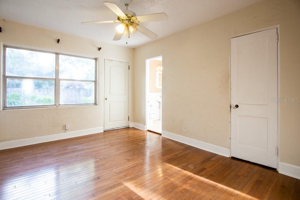 PARADISE PARK - Residential Lease