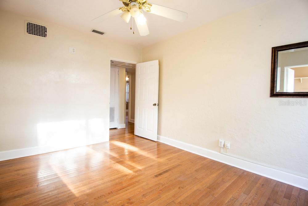 PARADISE PARK - Residential Lease