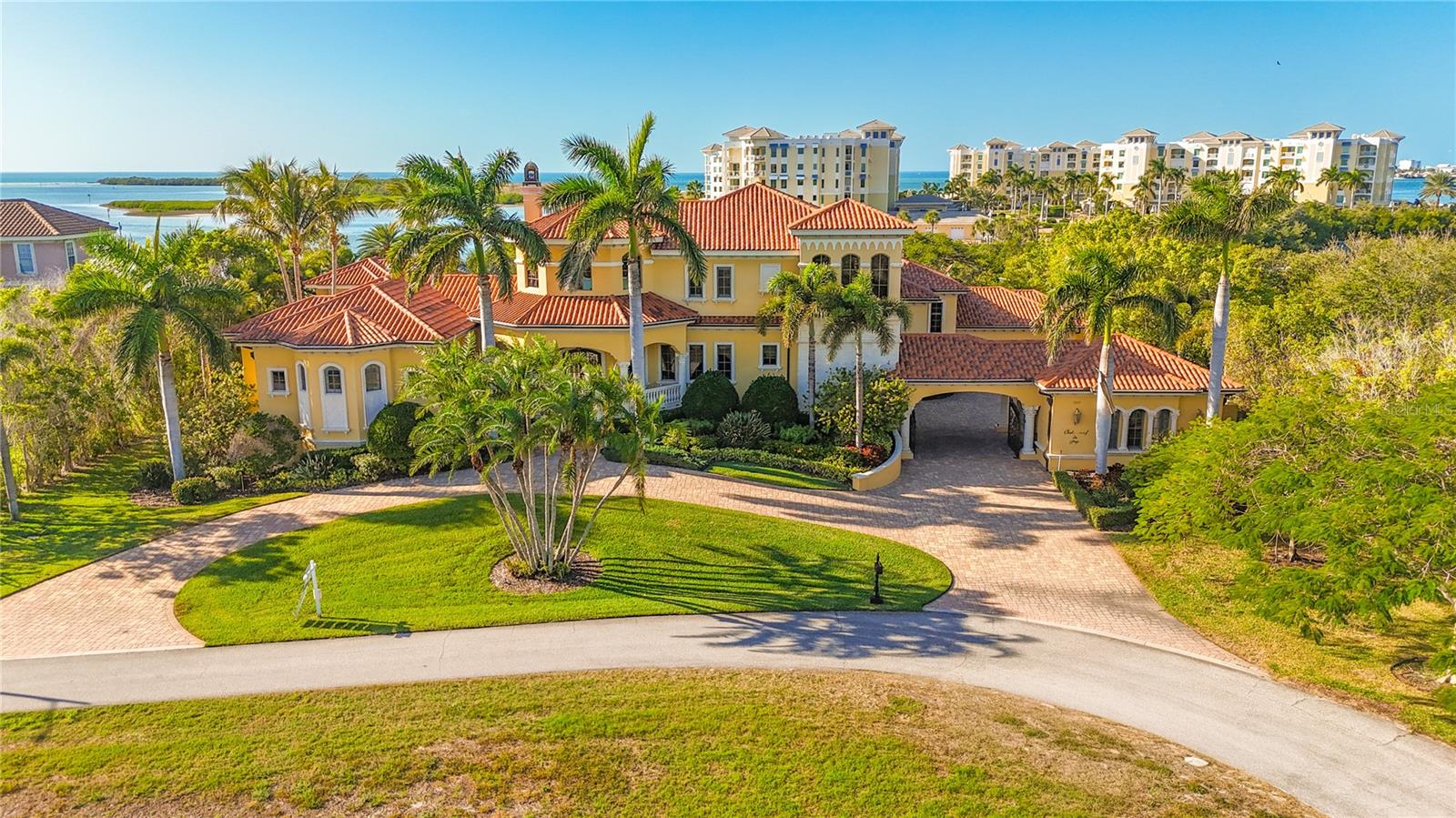 TIERRA VERDE - Residential
