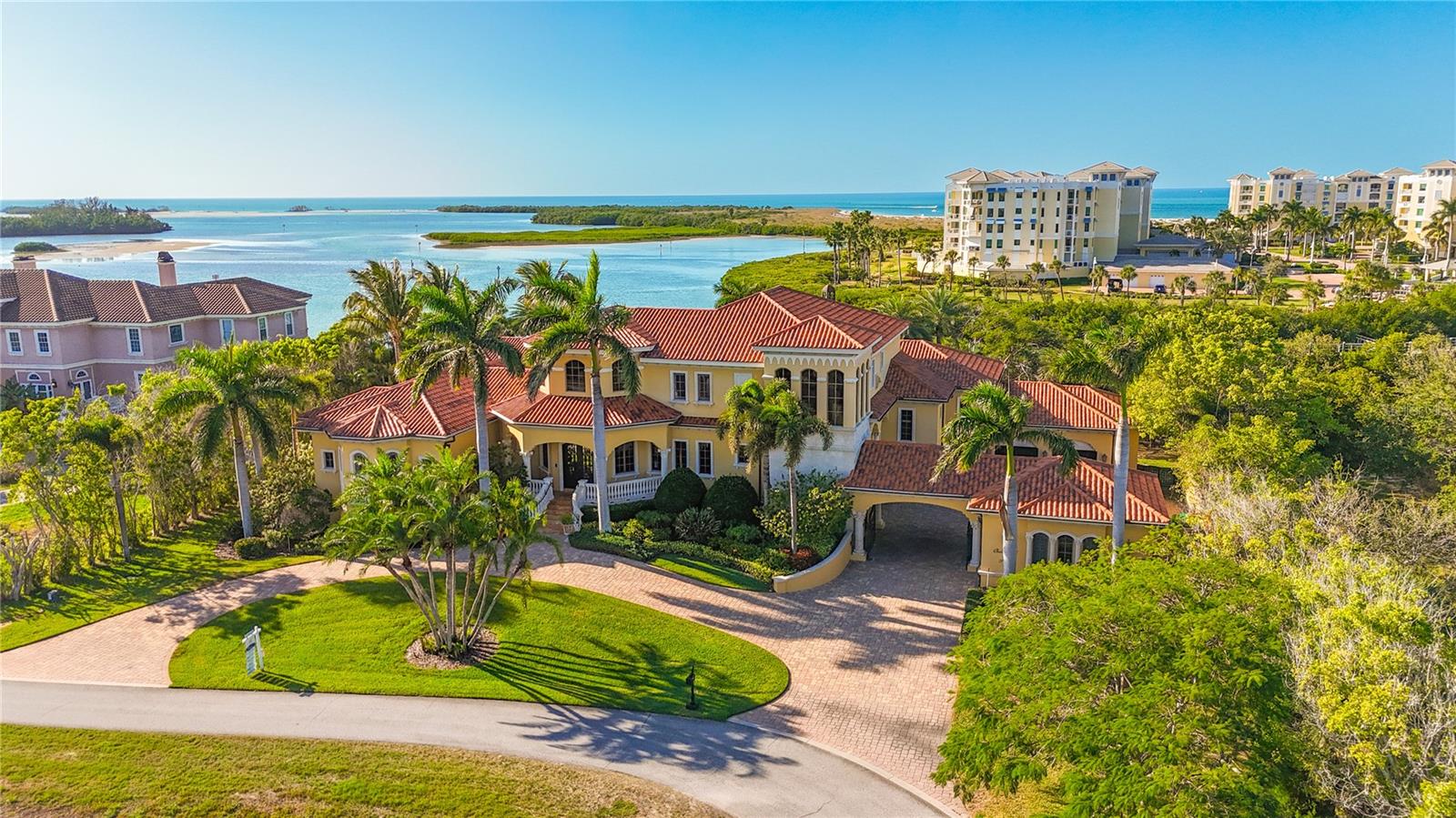 TIERRA VERDE - Residential