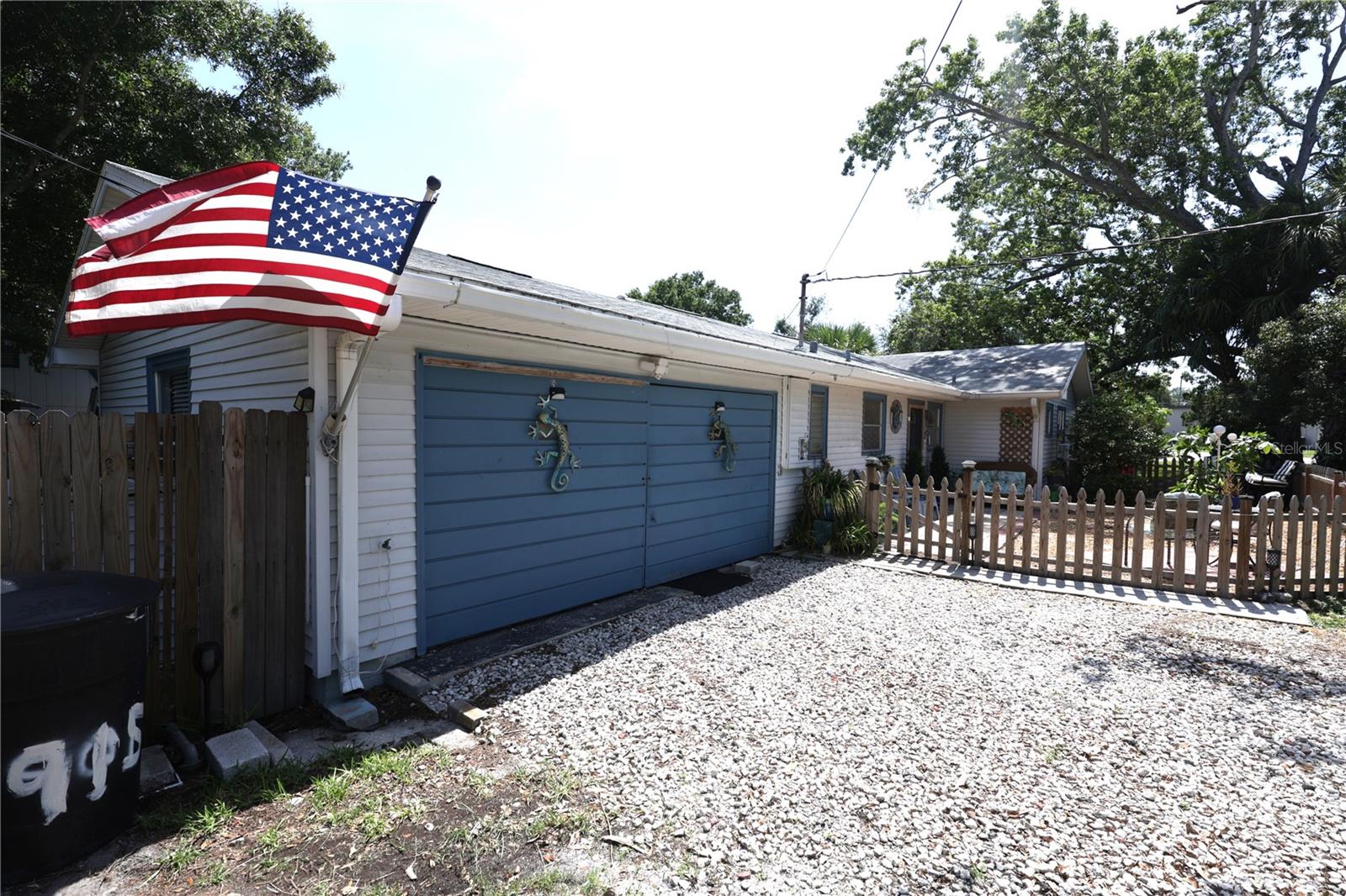 LAKE BELLEVIEW ADD - Residential