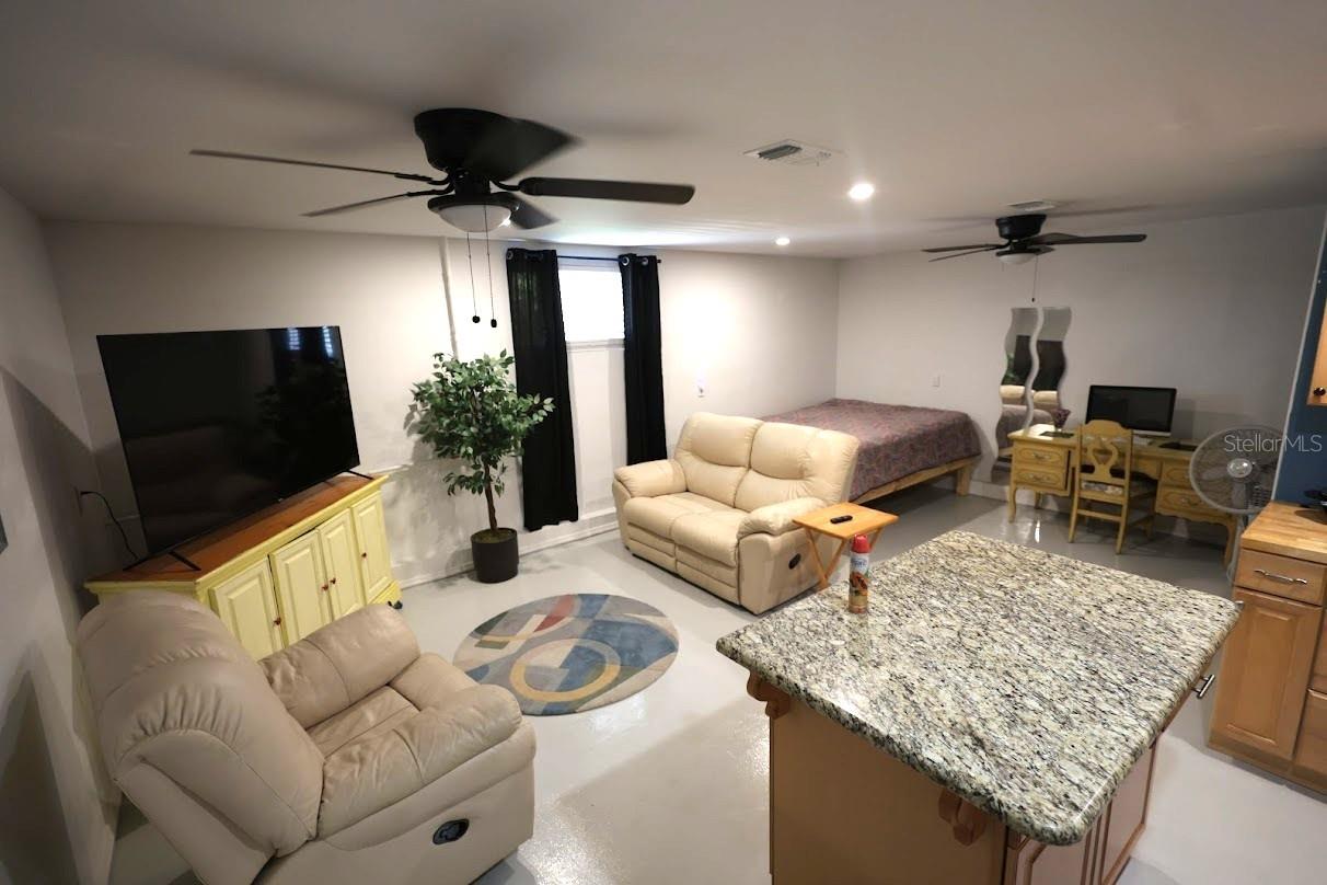 LAKE BELLEVIEW ADD - Residential