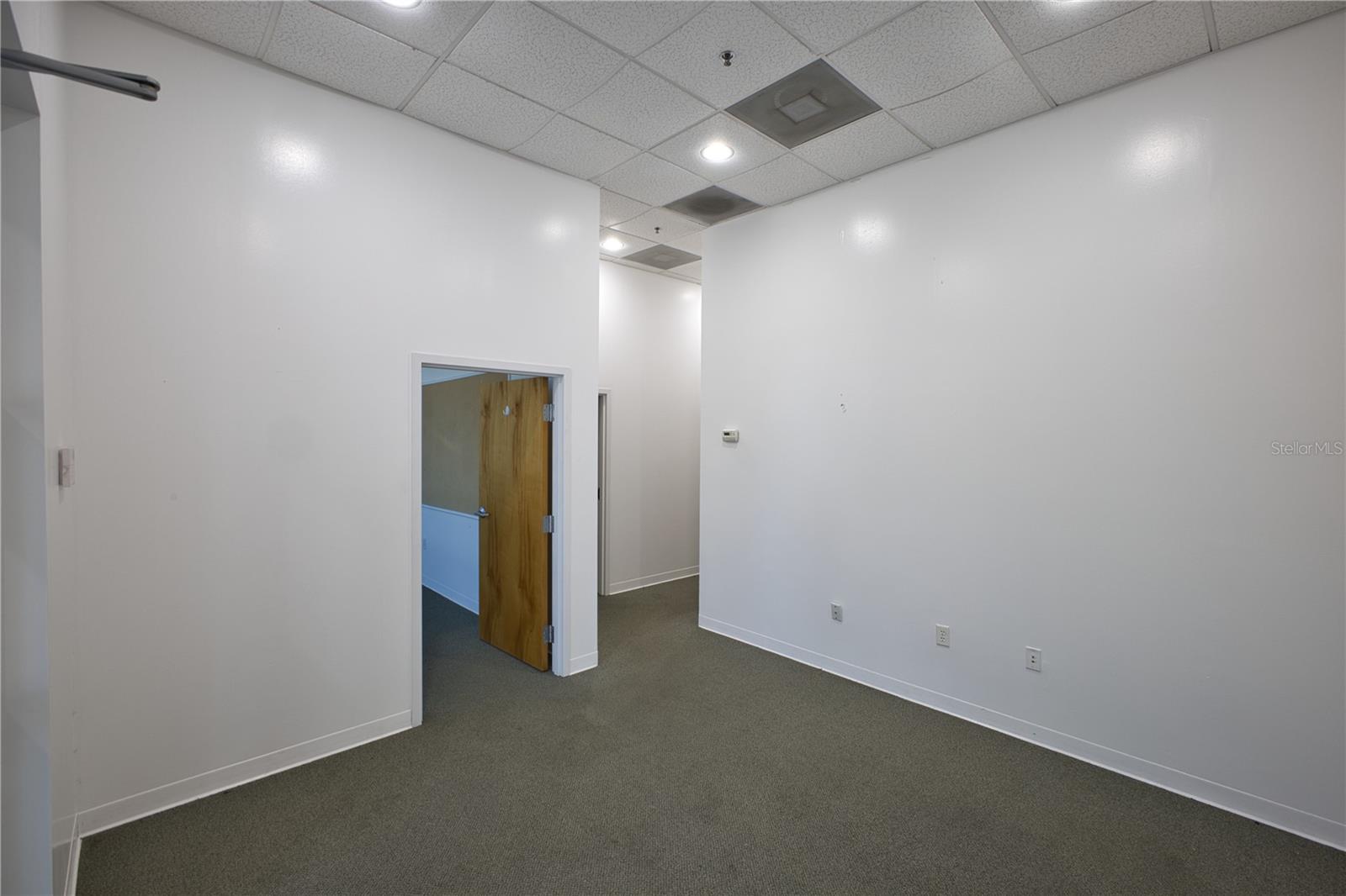 O S P SERVICE CENTER - Commercial Sale