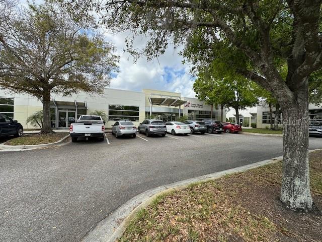 O S P SERVICE CENTER - Commercial Sale
