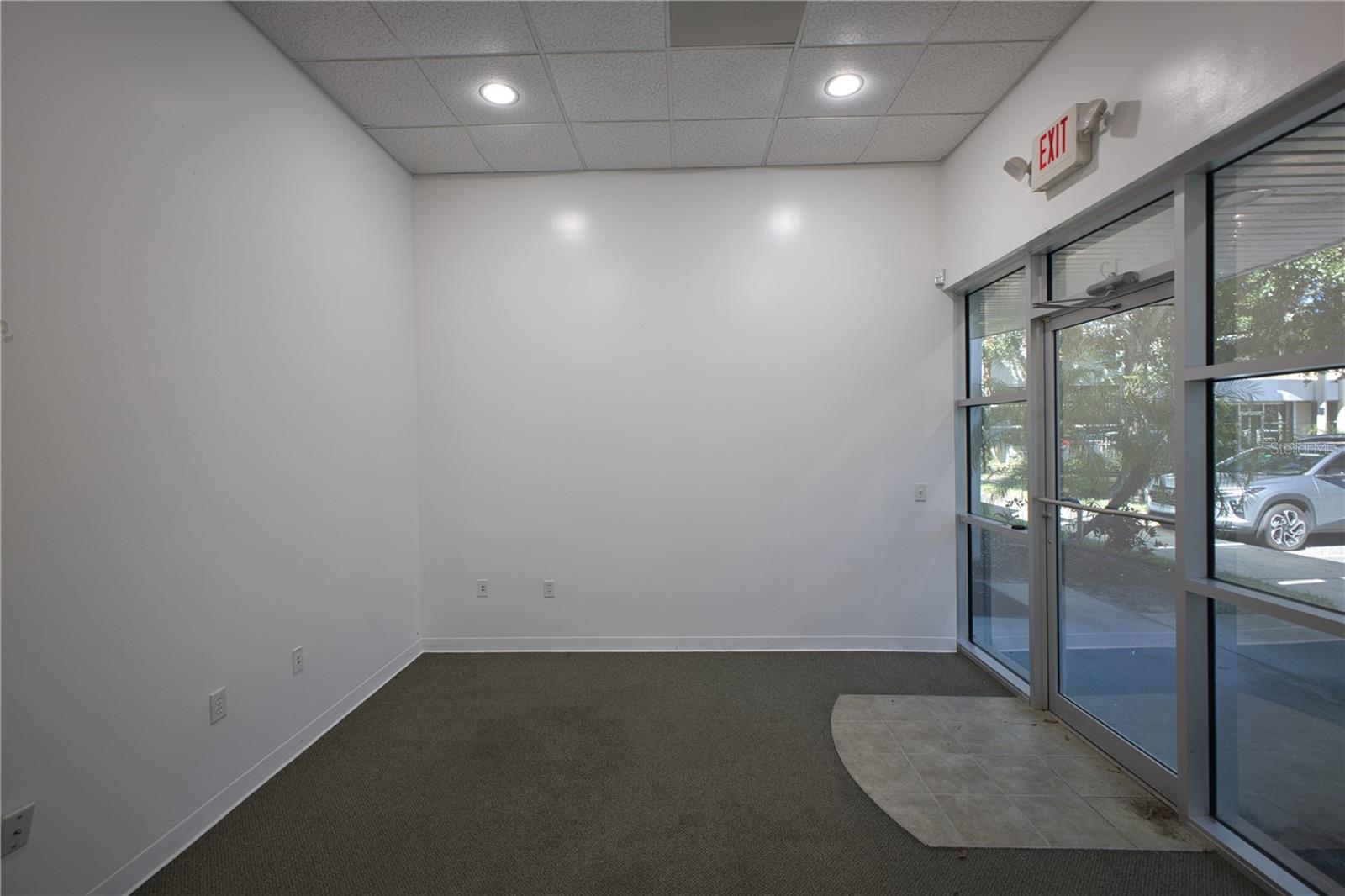 O S P SERVICE CENTER - Commercial Sale