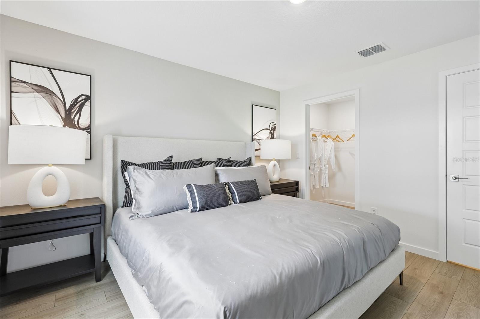 BOULEVARD OAKS - Residential
