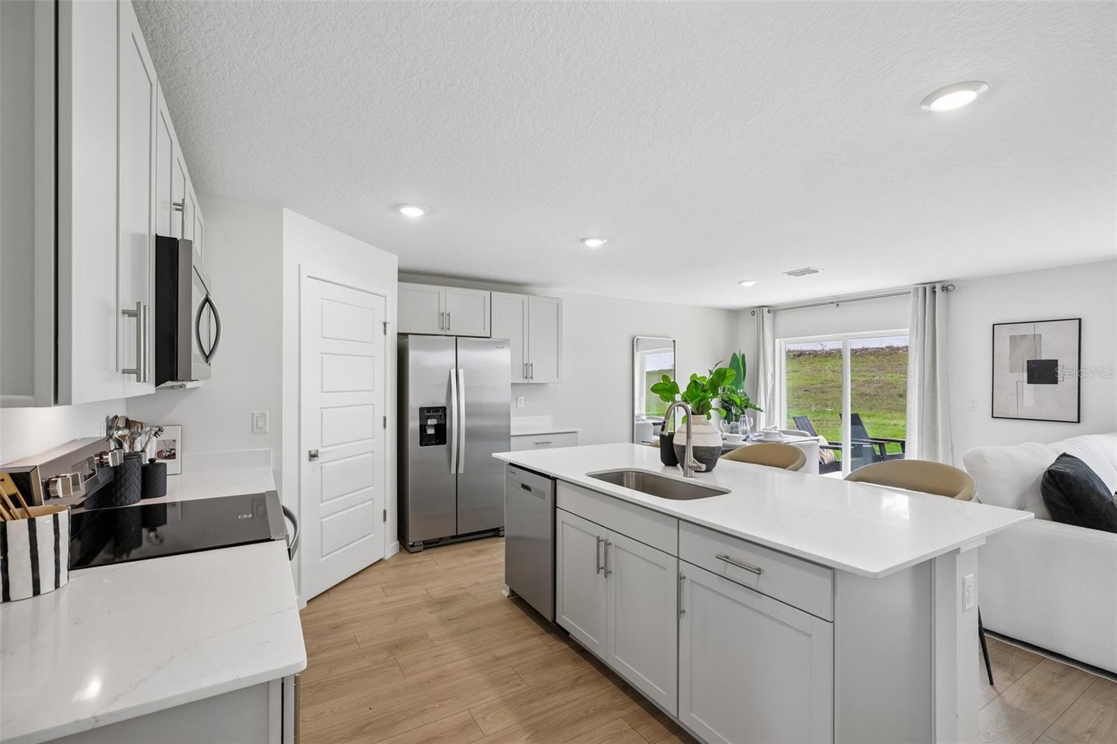 BOULEVARD OAKS - Residential