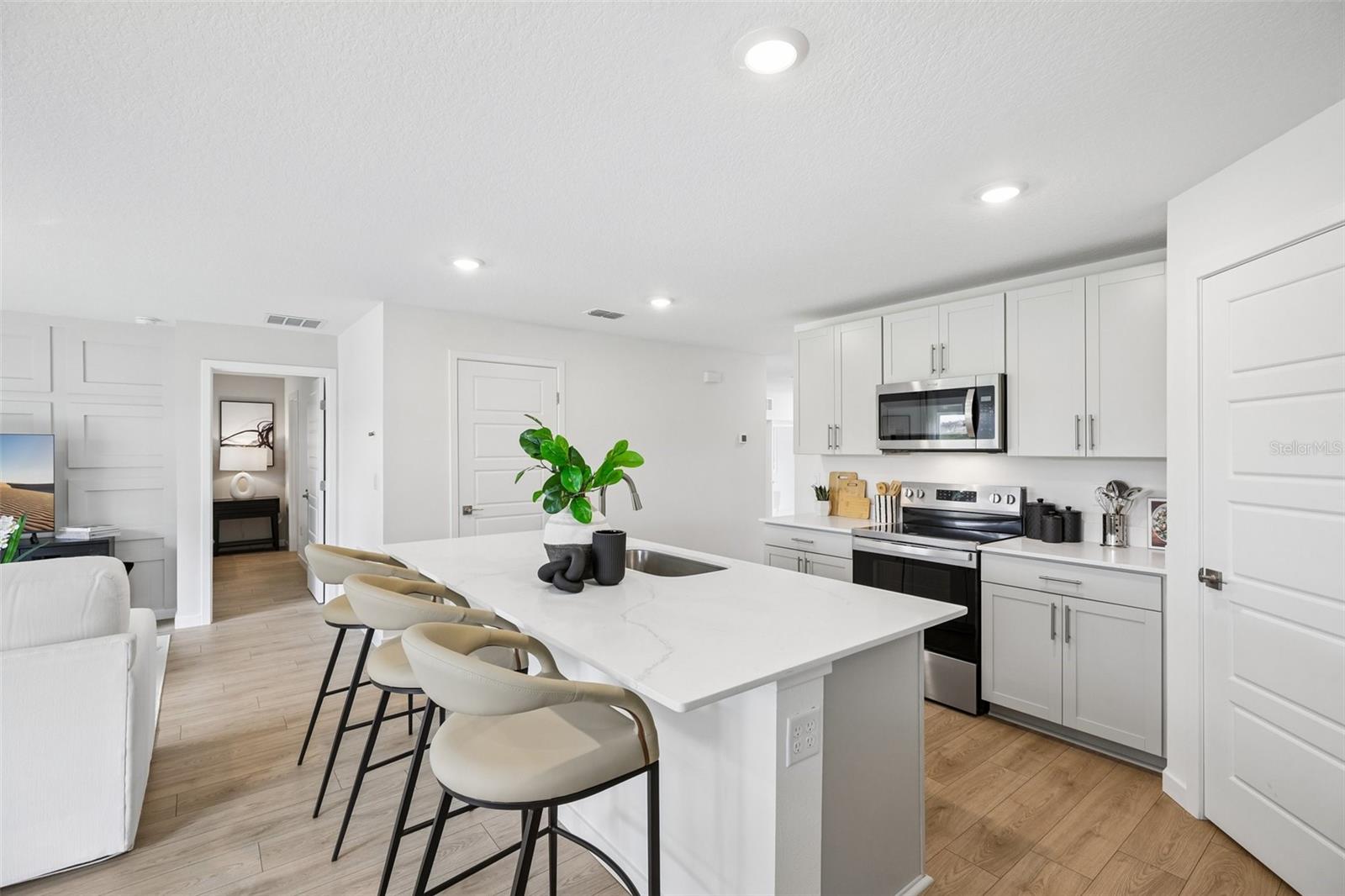 BOULEVARD OAKS - Residential