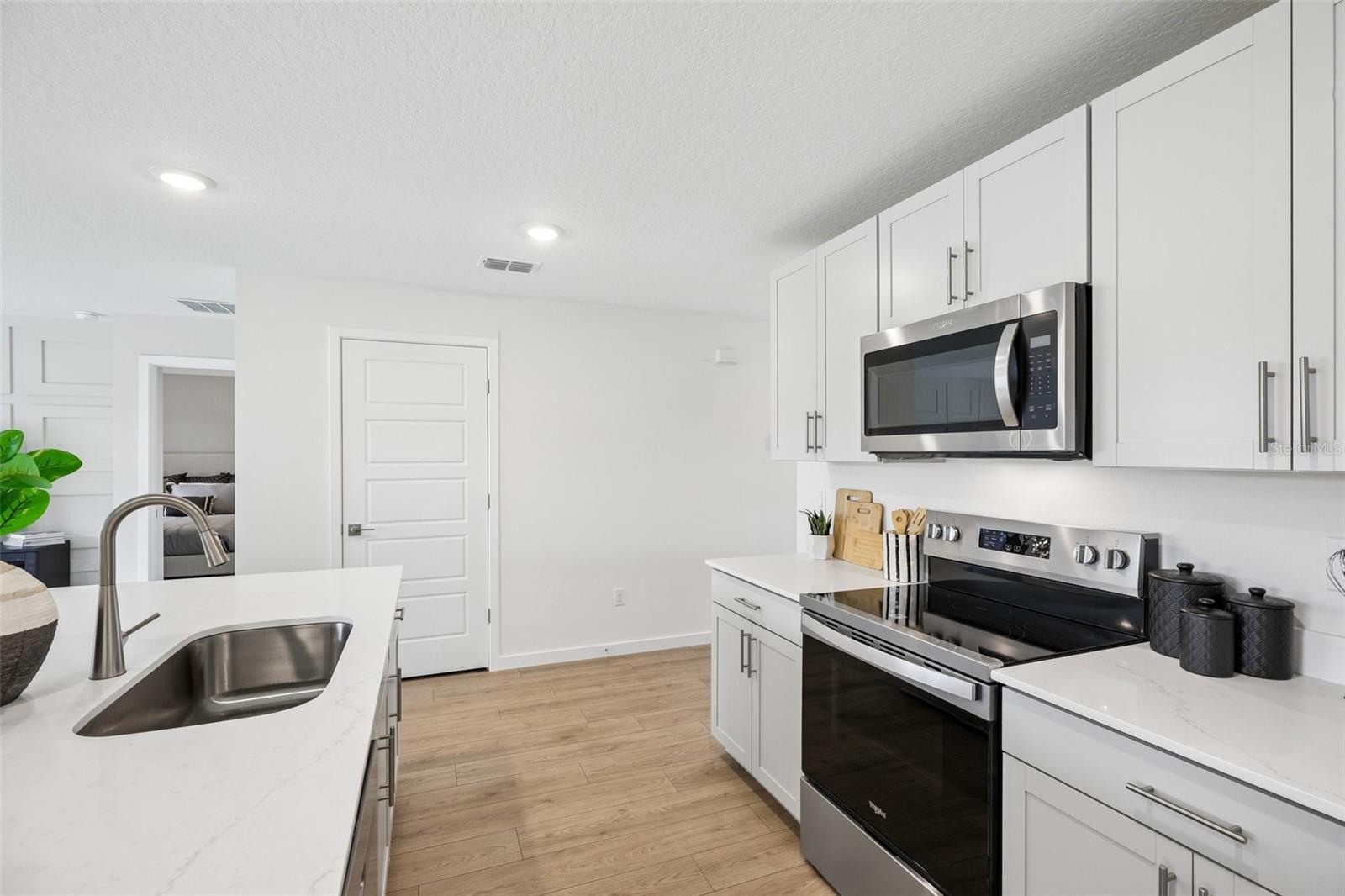 BOULEVARD OAKS - Residential