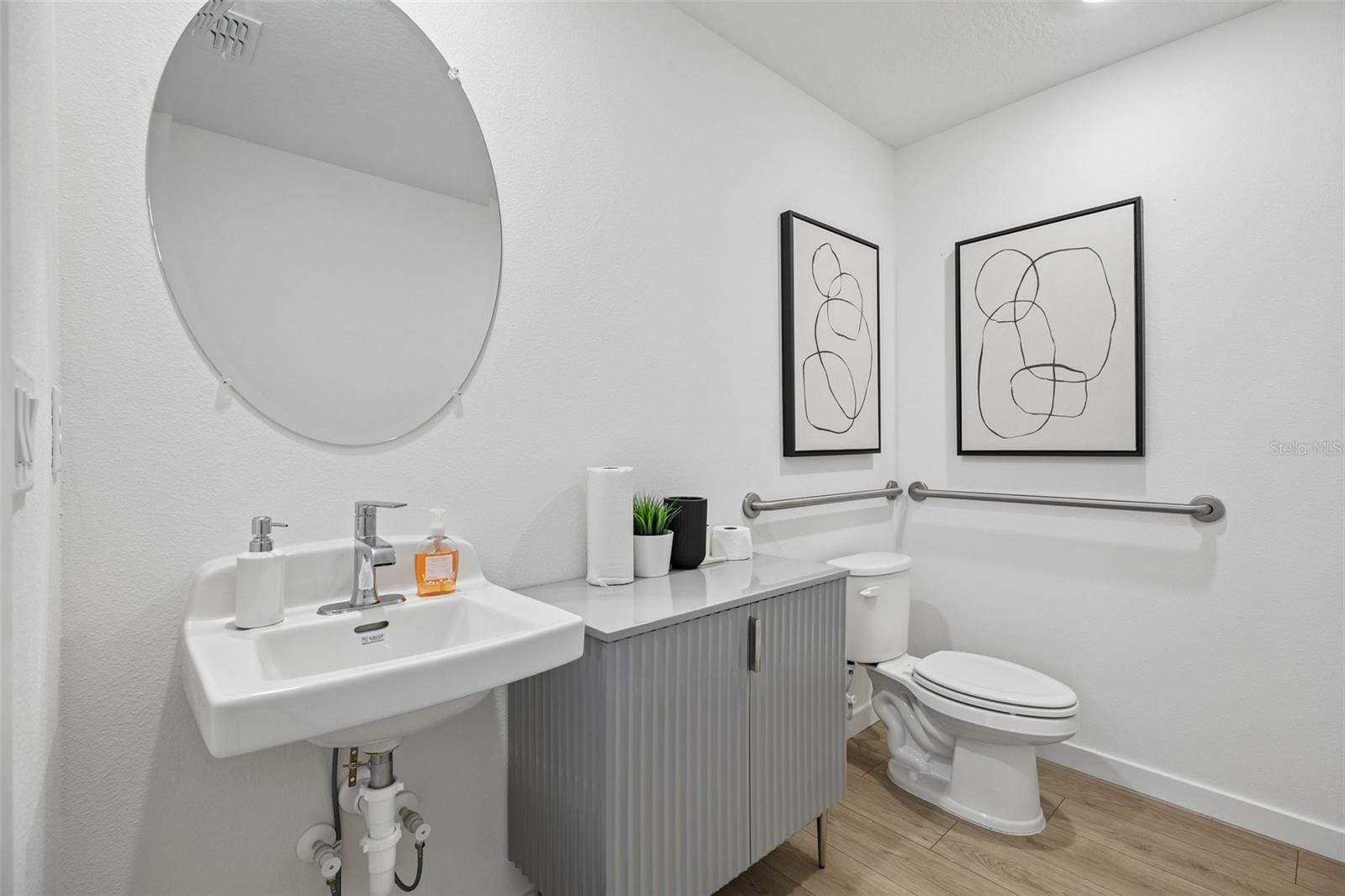 BOULEVARD OAKS - Residential