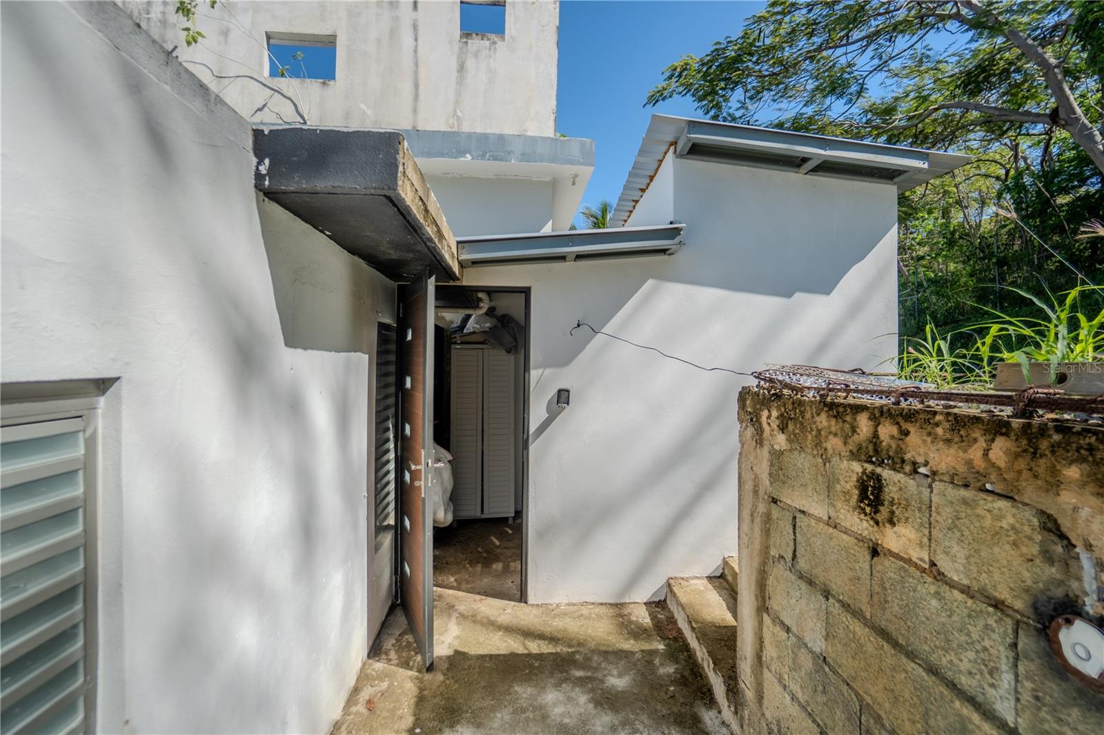 SUGAR BRIDGE SUITES - Residential Income