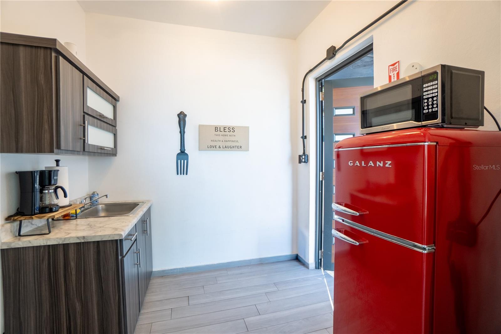 SUGAR BRIDGE SUITES - Residential Income